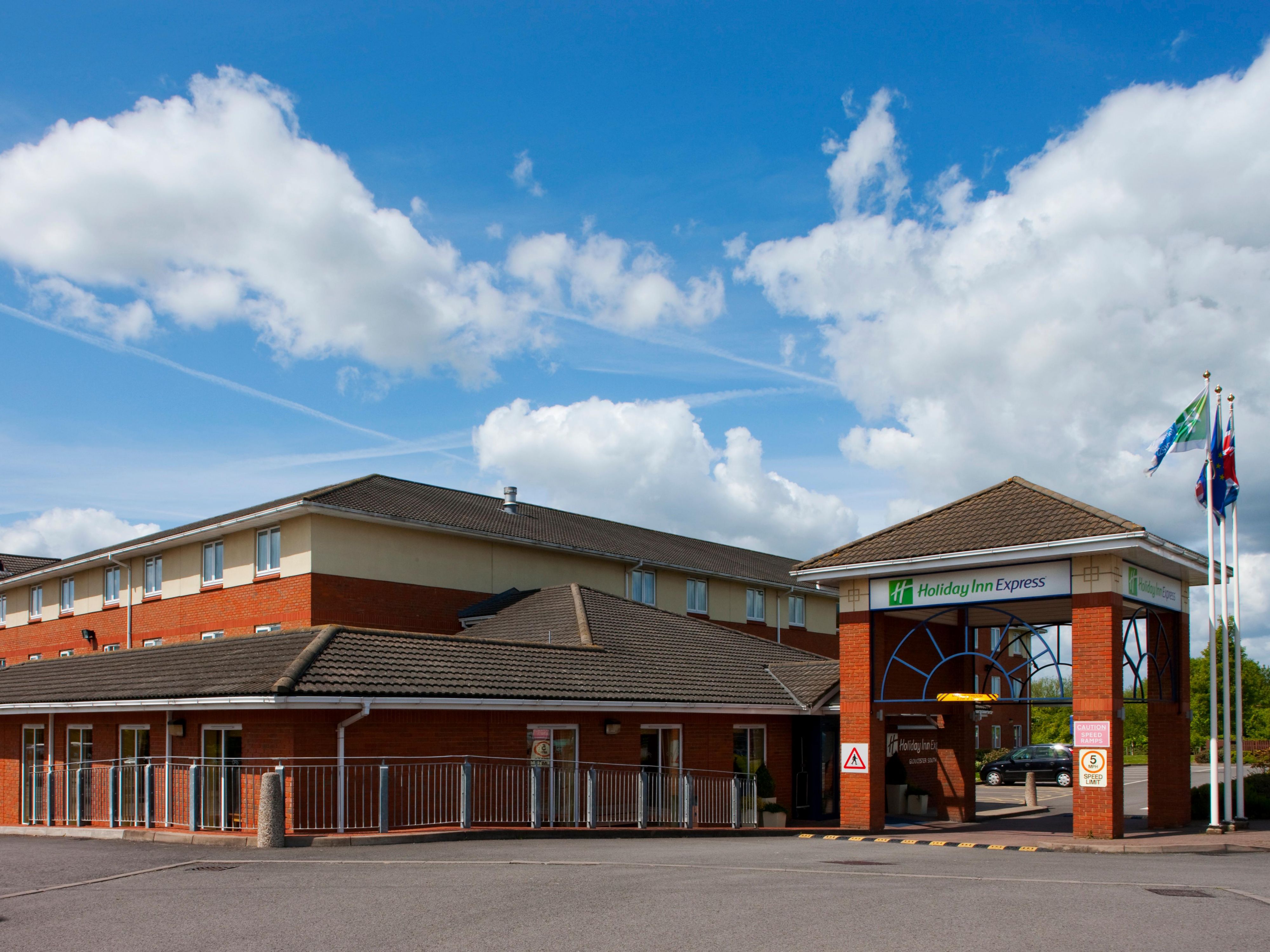 Our hotel is just 4.4 miles from Gloucester city centre