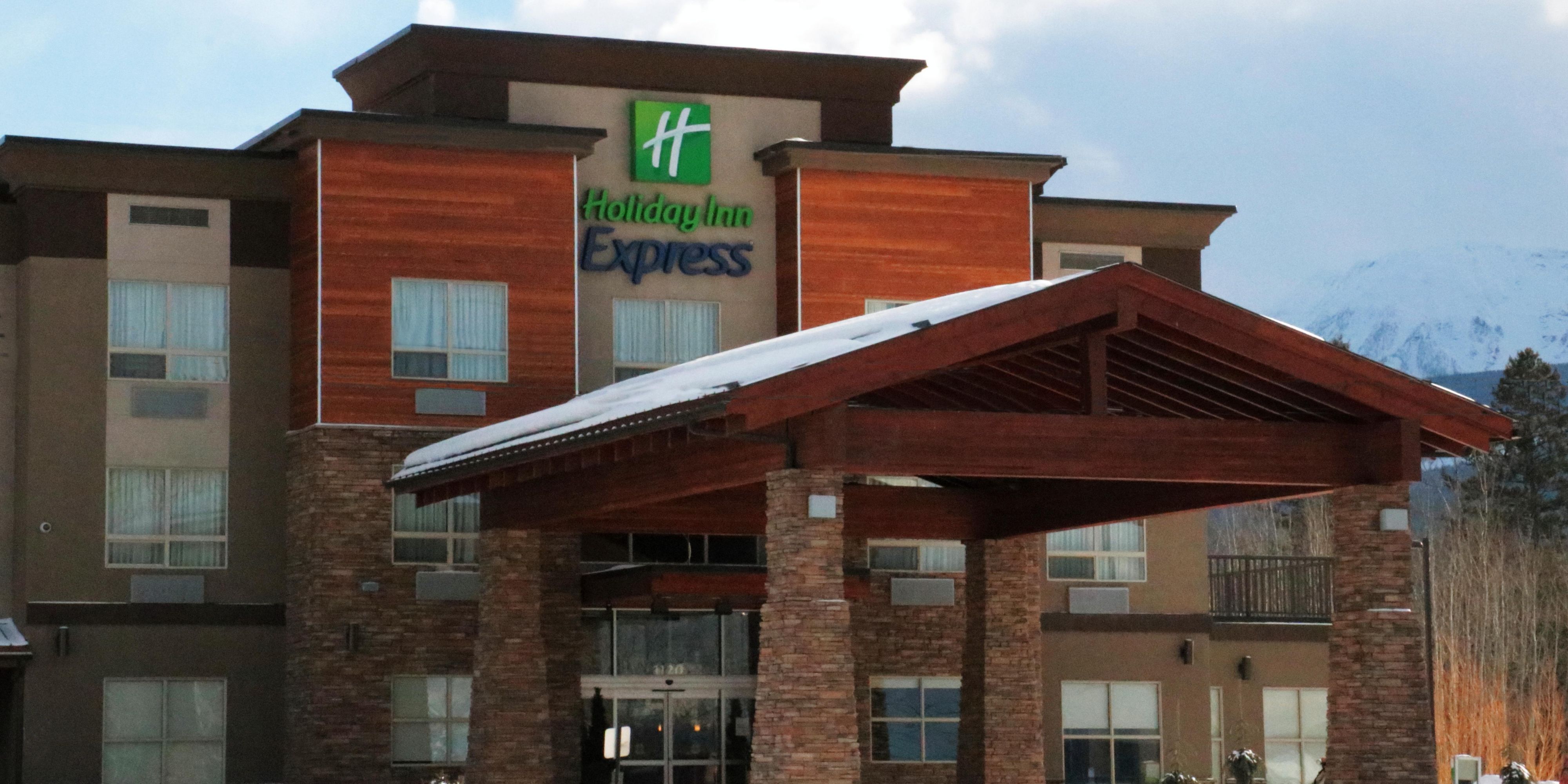 Holiday Inn Express Golden Kicking Horse