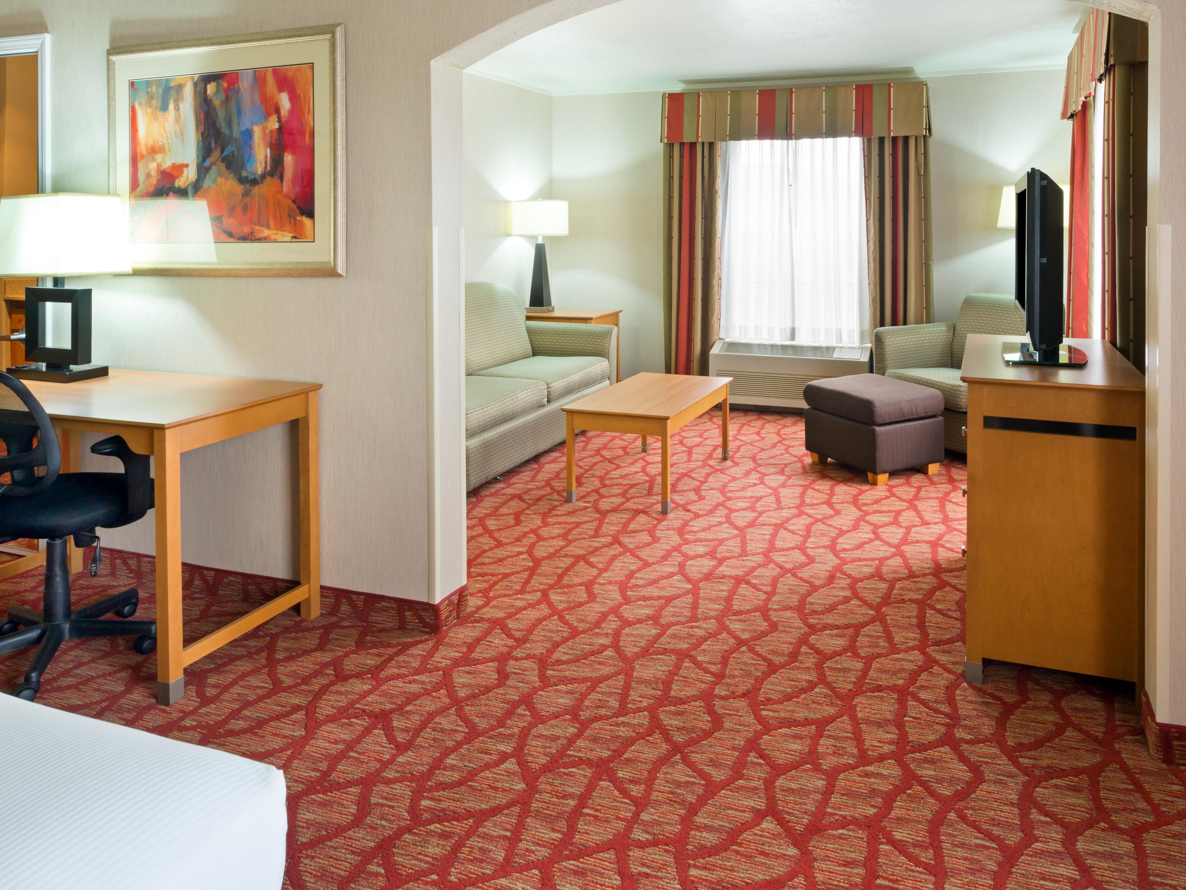 Holiday Inn Express Grants Pass Guest Room & Suite Options