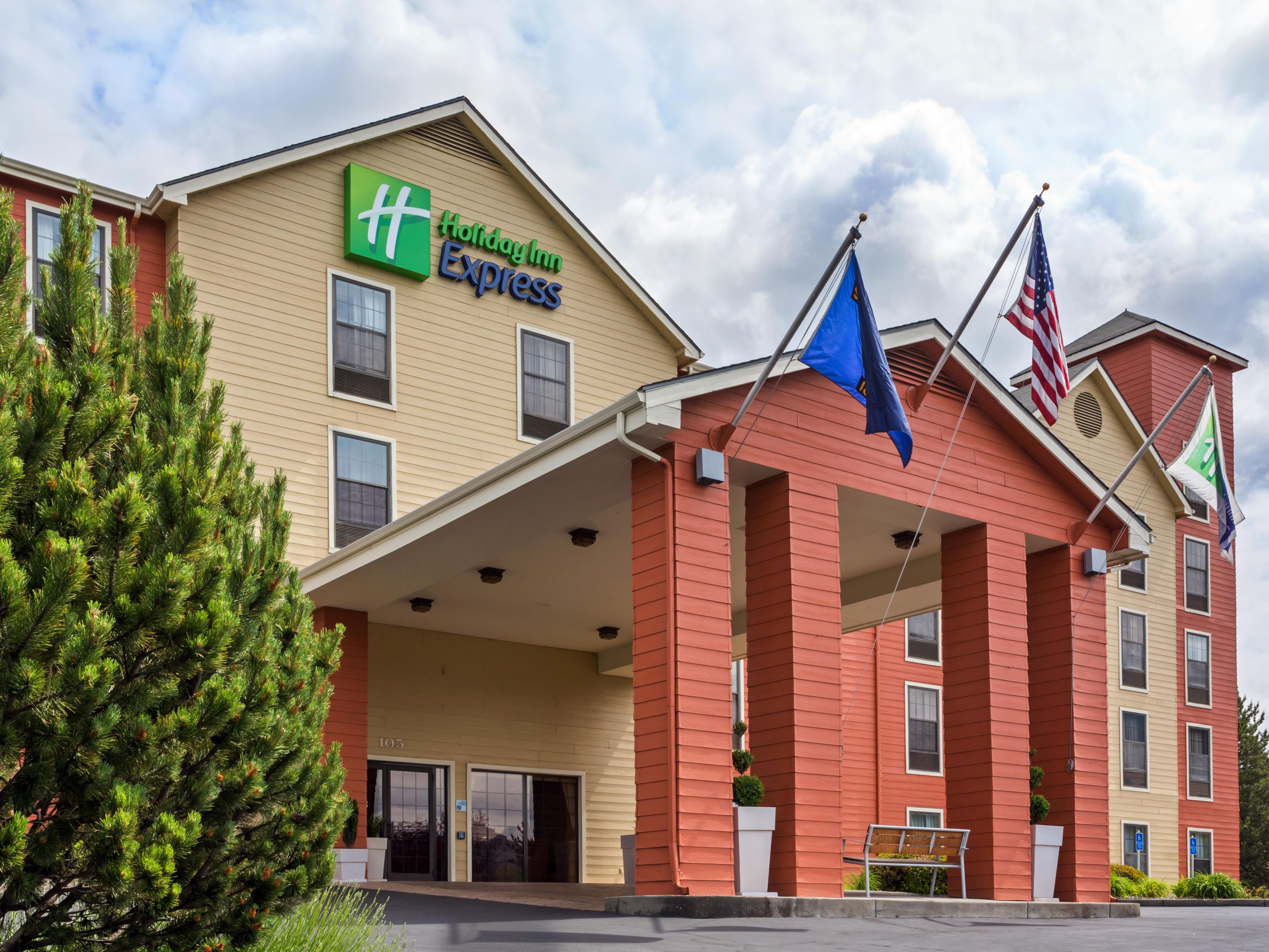 Holiday Inn Express Grants Pass 4078443217 4x3