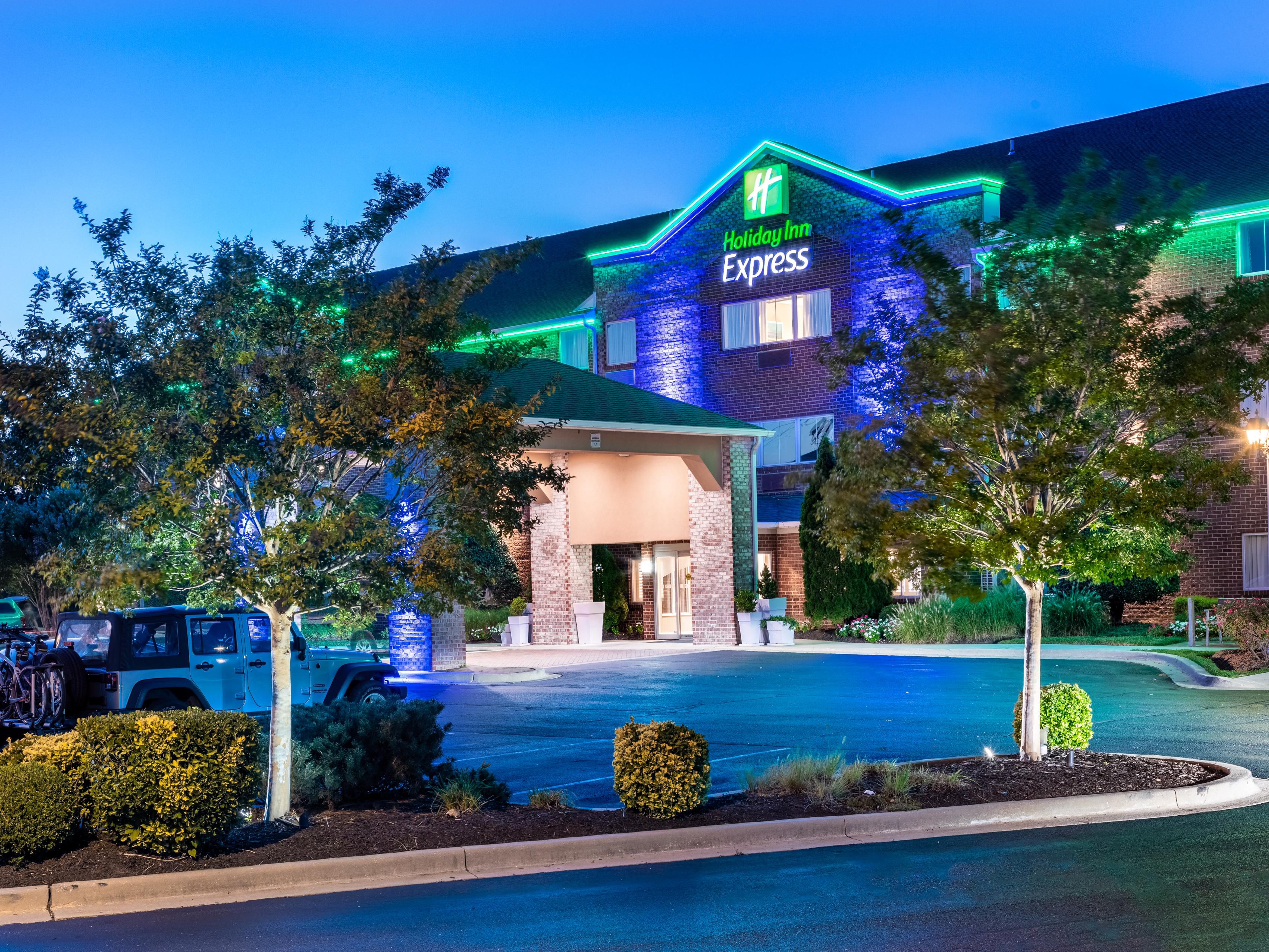 Enjoy your stay at our award-winning waterfront hotel.