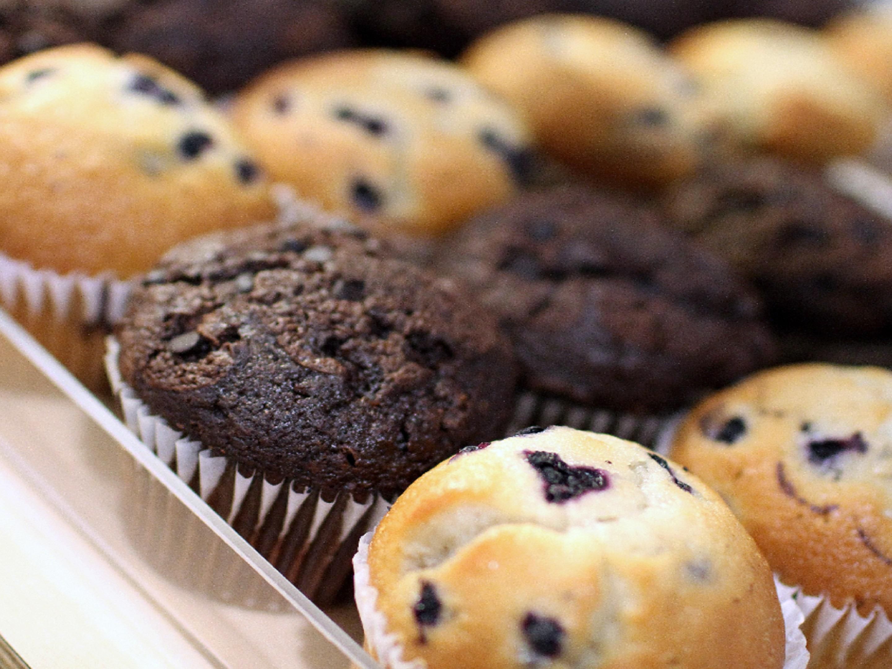 Fuel your day with our complimentary Express Start® Breakfast buffet, featuring hot and cold selections. Enjoy grab ‘n’ go options and classics such as eggs and bacon, hot pancakes, our signature cinnamon rolls, and fresh coffee. For lighter fare, opt for yogurt, cereal, or fruit. Breakfast is served daily from 7:00 AM to 9:30 AM.