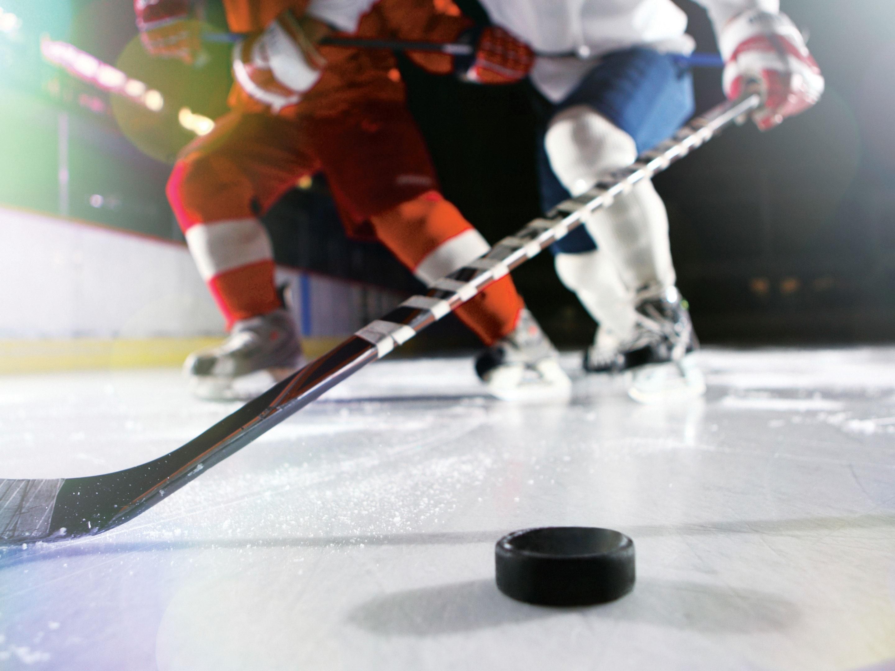 سواء أكنت تحجز بعض الغرف أو كنت تقوم بتنسيق أماكن الإقامة لفريقك، فإن فندق هوليداي إن إكسبرس هاميلتون يضمن لك إقامة سلسة. استرخ في غرف حديثة ومريحة، وابدأ يومك مع فطور EXPRESS START™ المجاني، واستمتع بمواقف مجانية للسيارات. مع وجود المطاعم على بعد خطوات فقط ، ستكون إقامتك مريحة ومريحة ومركزة على اللعبة.