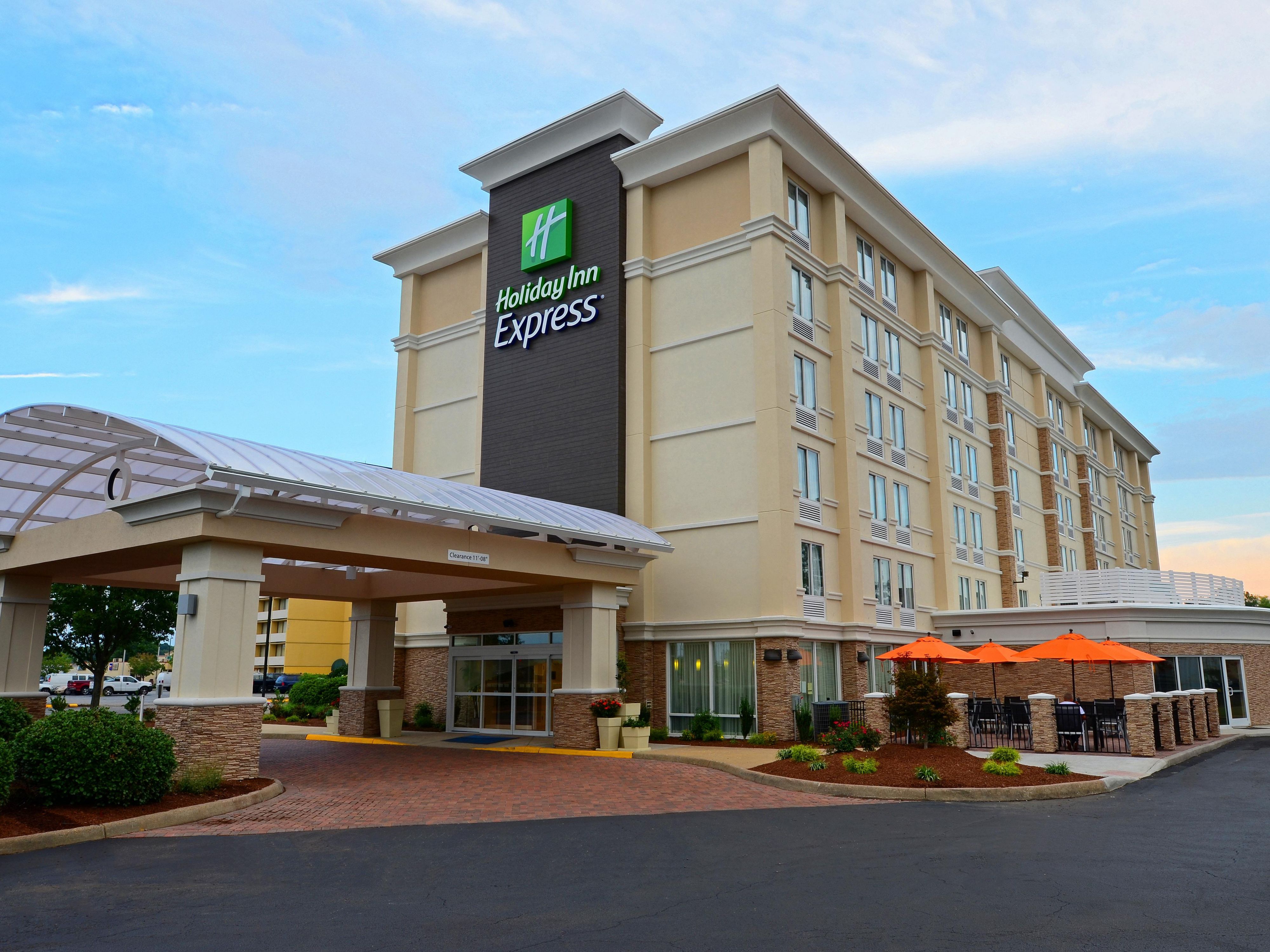 Budget Hotels In Norfolk Va Holiday Inn Express Norfolk Price From Usd 98 80