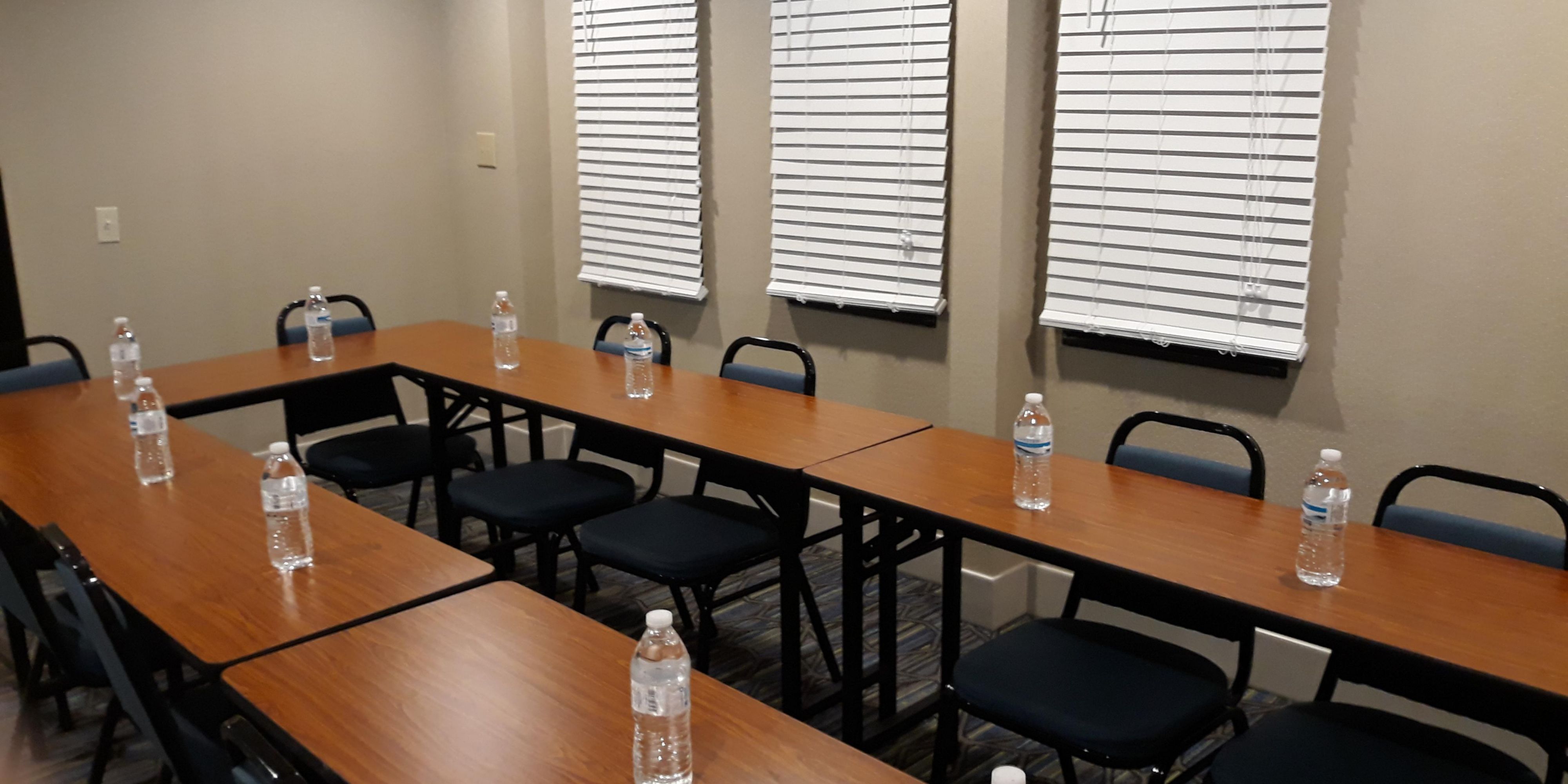 Small meetings play a vital role in the success of many organizations. Are you planning a small corporate meeting, board retreat or brainstorming session? Our meeting space is sure to lead to big ideas! For groups up to 10 people, we can help! Our Director of Sales is dedicated to making your meeting a huge success