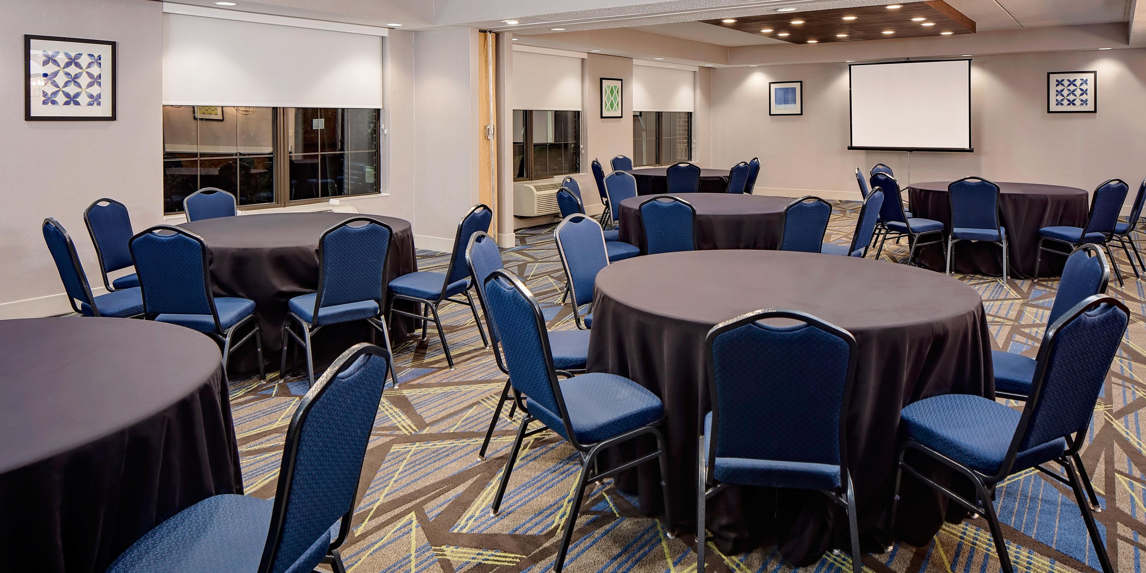 Our meeting and event space has over 1,250 square feet to host your event. Space hold up to 60 guest. We offer the flexibility of bringing in your own food or hiring your own caterer. Contact our sales office cscott@twintierhospitality.com for more information! 
