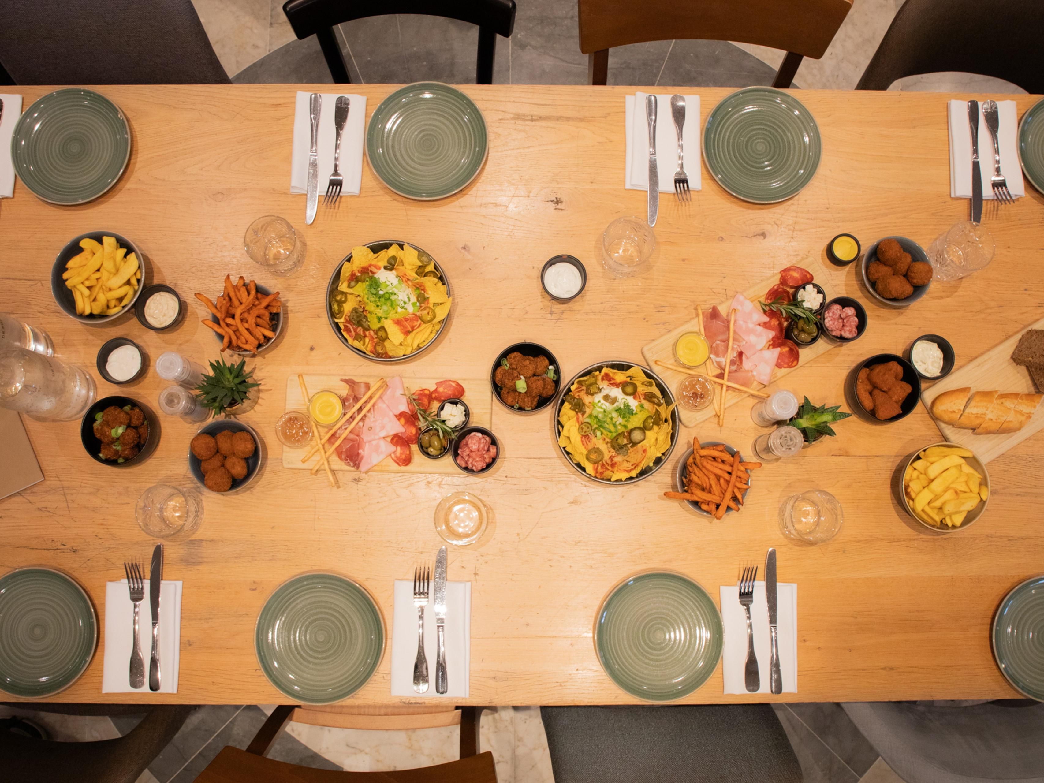 Belgian specialties are on offer at our sister hotel within 150 metres distance. There's a healthy menu for kids, while adults can indulge in delicious cuisine. Sip Belgian beers on the terrace with canal views!