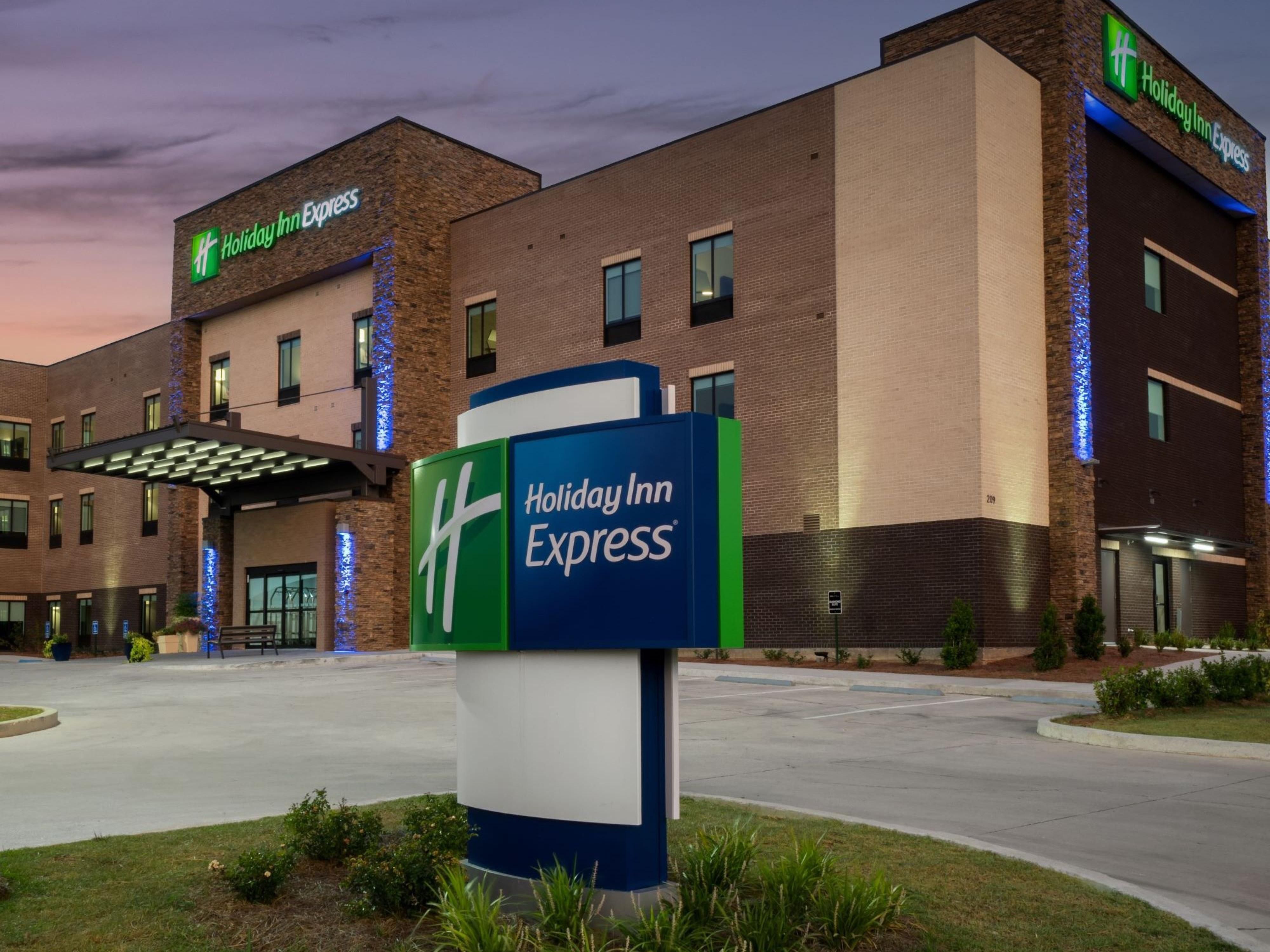Welcome to the Holiday Inn Express West - Univ Area!