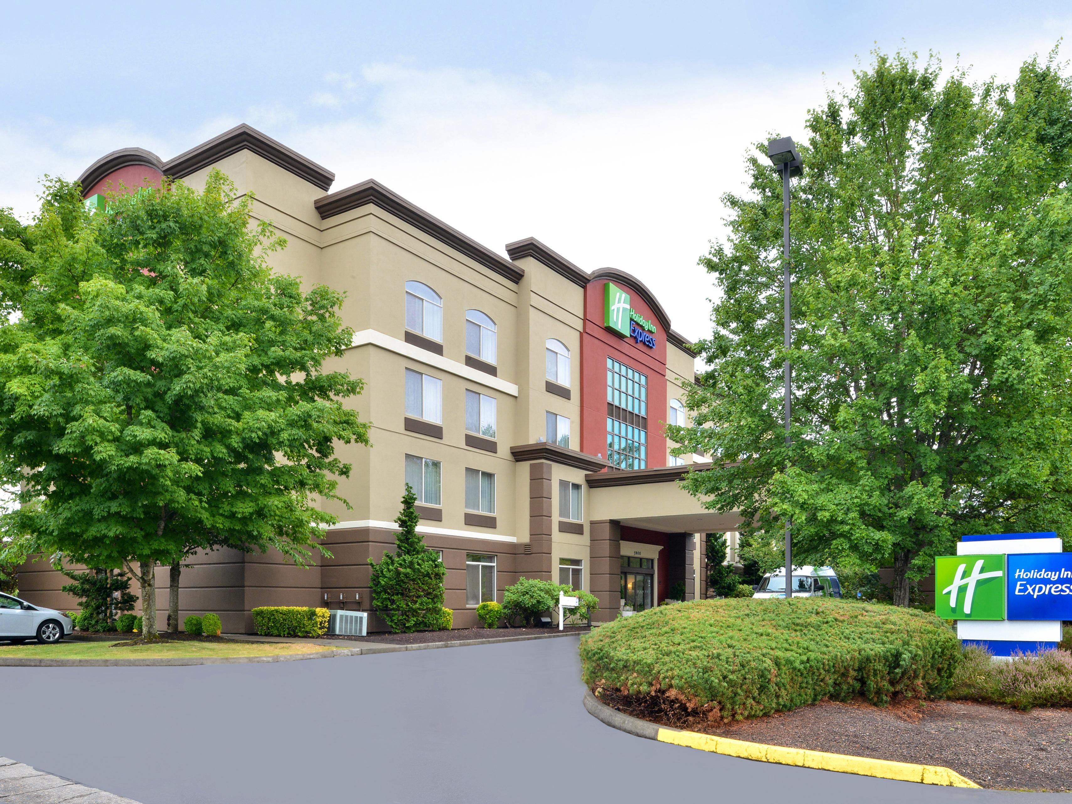 When you stay with us, you can enjoy complimentary parking in the heart of Hillsboro. We offer accessible self-parking in a well-lit parking lot.