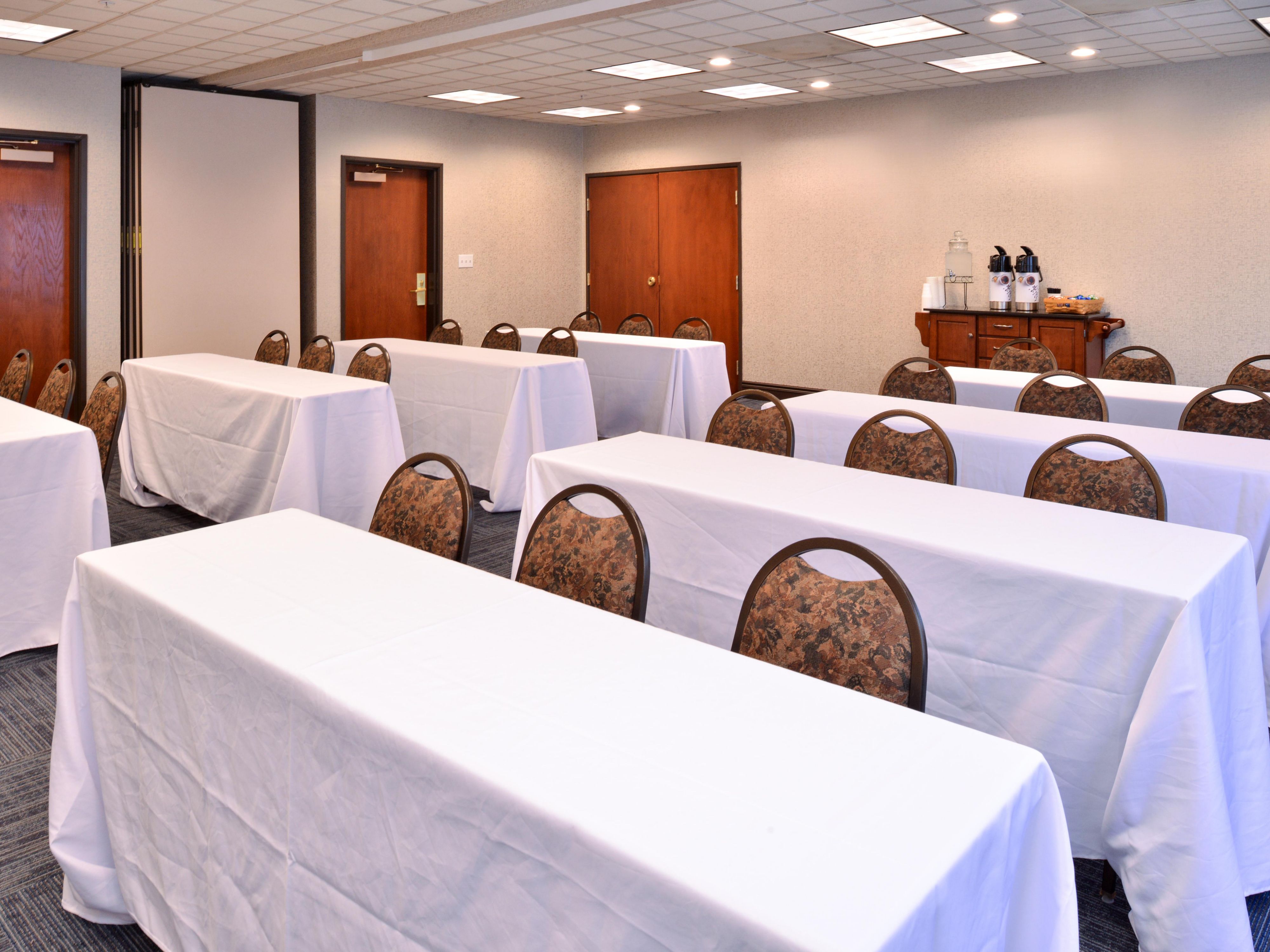 With 650 square feet of meeting space, there’s plenty of room to host a private business meeting or mini conference. You can host up to 40 guests at our Hillsboro, Oregon hotel conference room and we can provide the equipment needed for meetings and presentations.