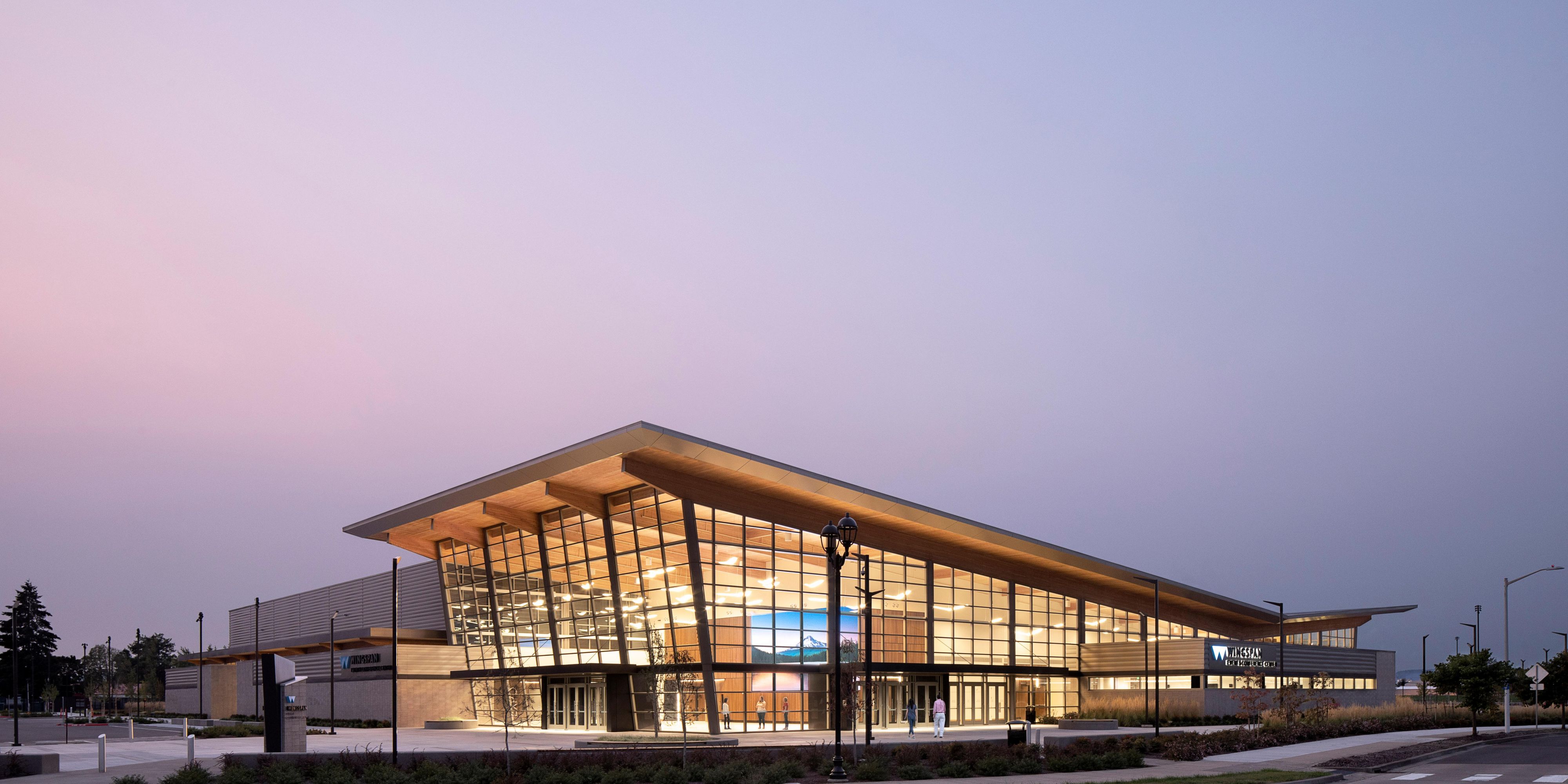 The hotel is a mere 1.5 miles away from the Wingspan Event and Conference Center located at Westside Commons. Book your stay with our hotel for convenience and comfort while you attend many of the events held at the Wingspan, such as the Gem Faire, the 2022 Washington Count Fair, Oregon Arms Collectors Gun Show, and more!