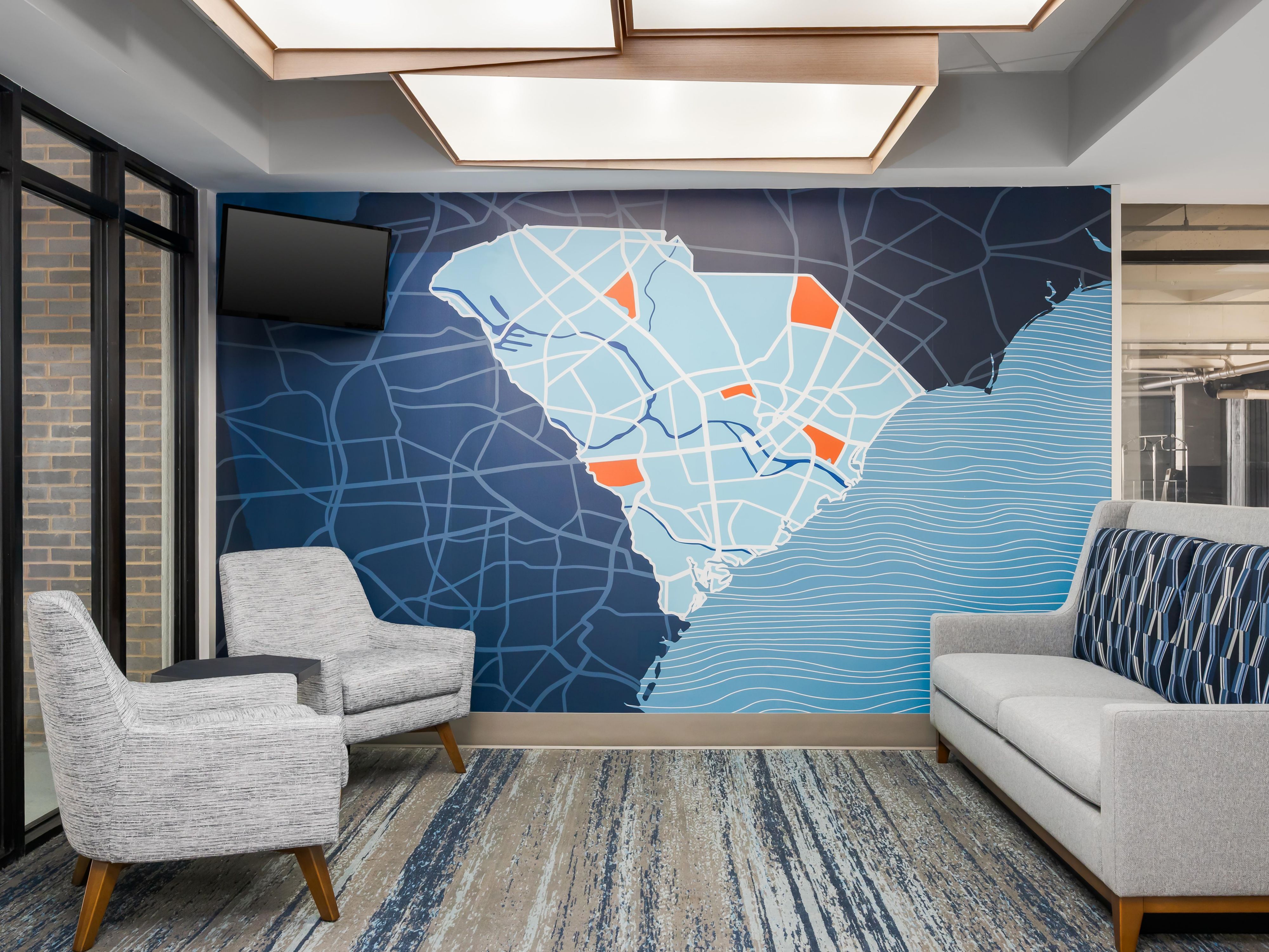 Savor the taste of freshly brewed coffee around the clock with our new bean-to-cup coffee machine, available 24/7 in the lobby. Elevate your stay with us and relish every sip of our exceptional coffee! 