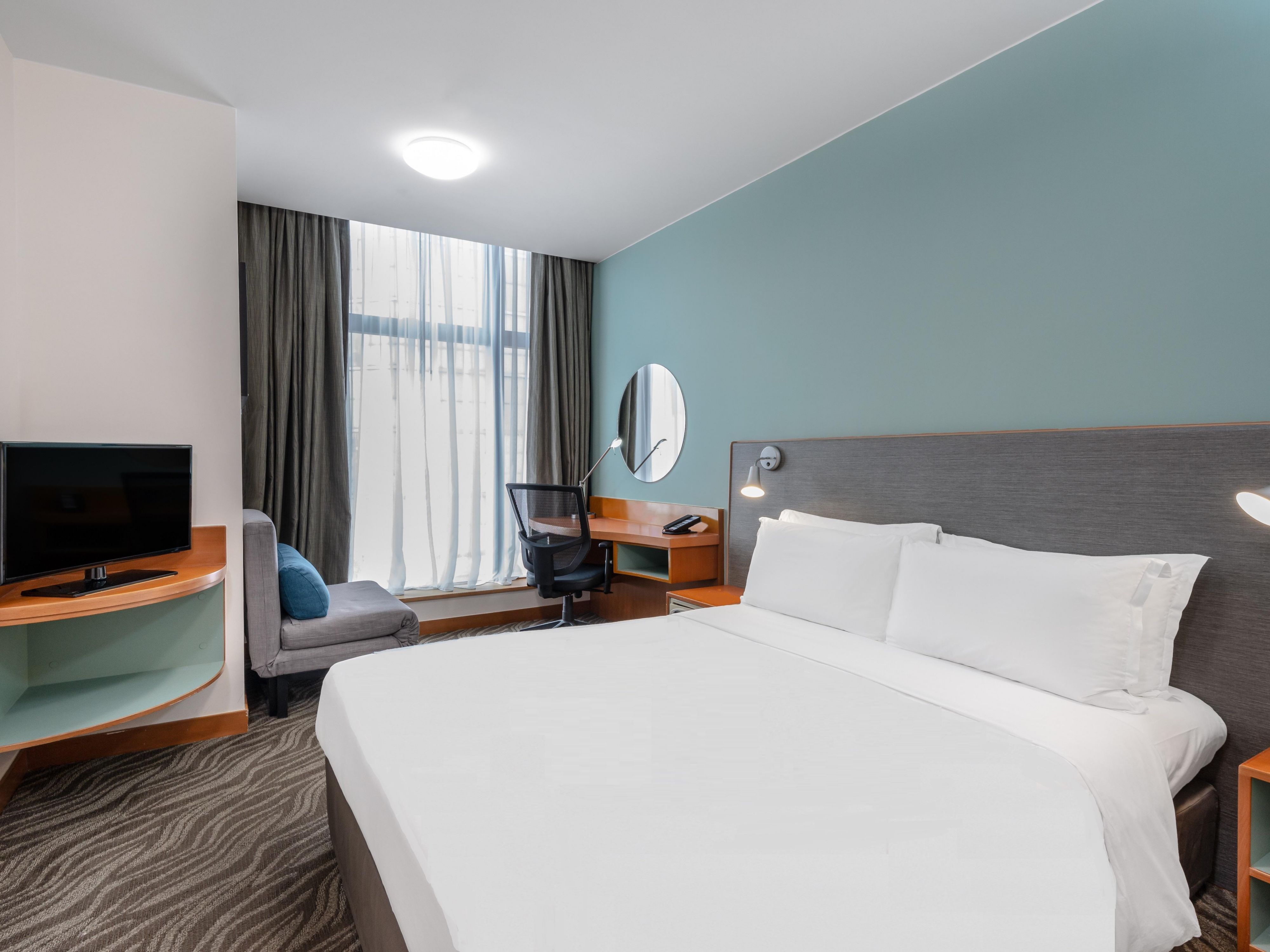 Holiday Inn Express Causeway Bay Hong Kong Guest Room Suite Options