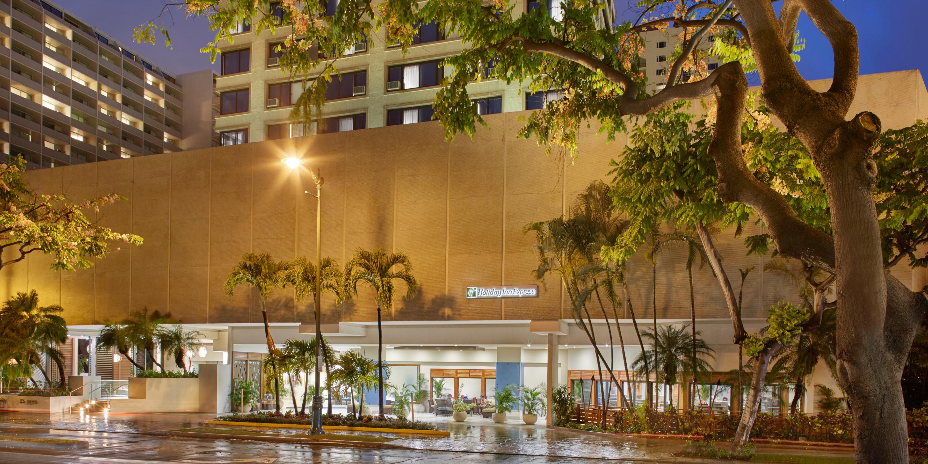 Affordable Waikiki Hotels Holiday Inn Express Waikiki   Holiday Inn Express Honolulu 5043990050 2x1