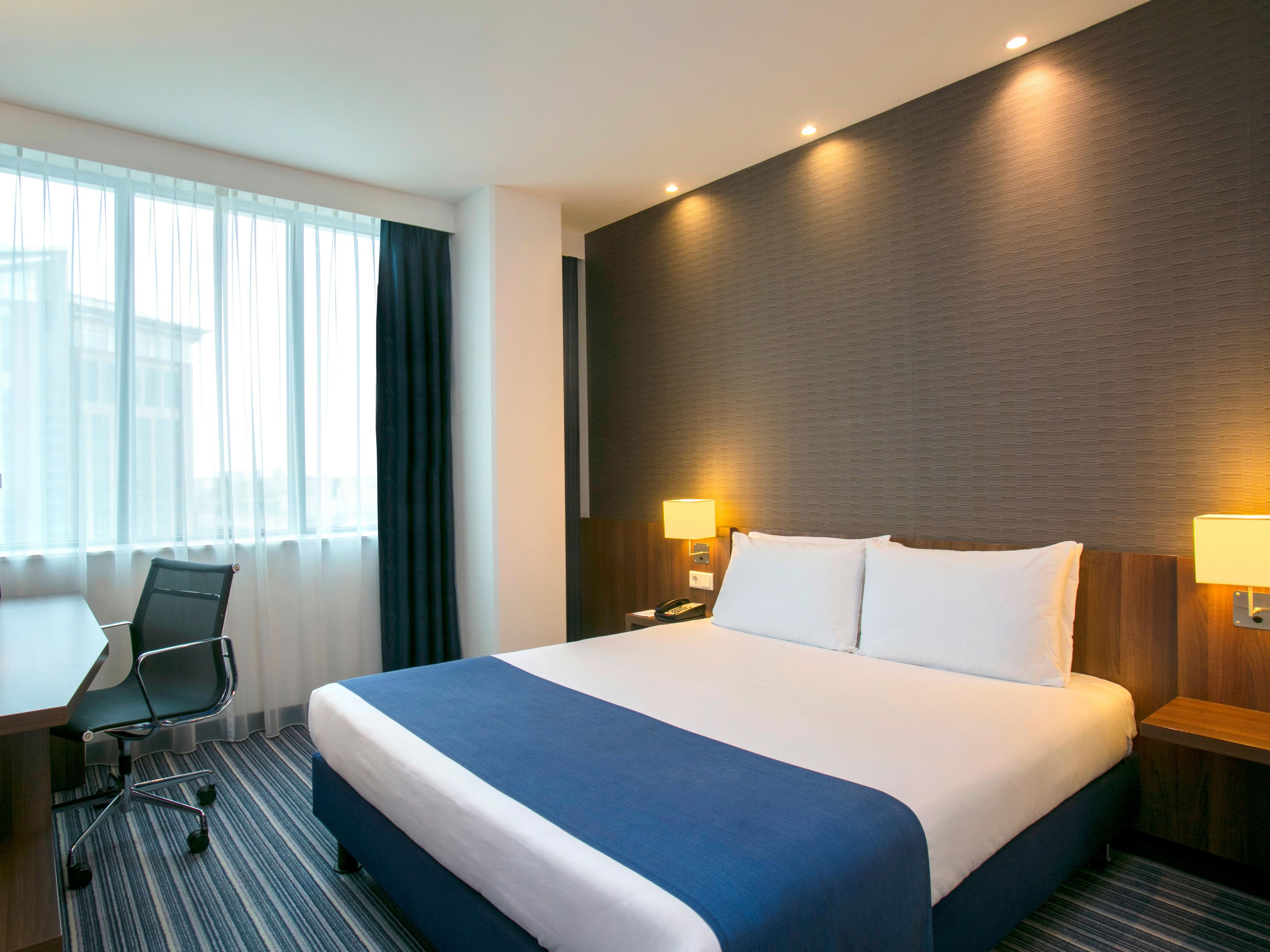 Holiday Inn Express Amsterdam - Schiphol Hotel by IHG