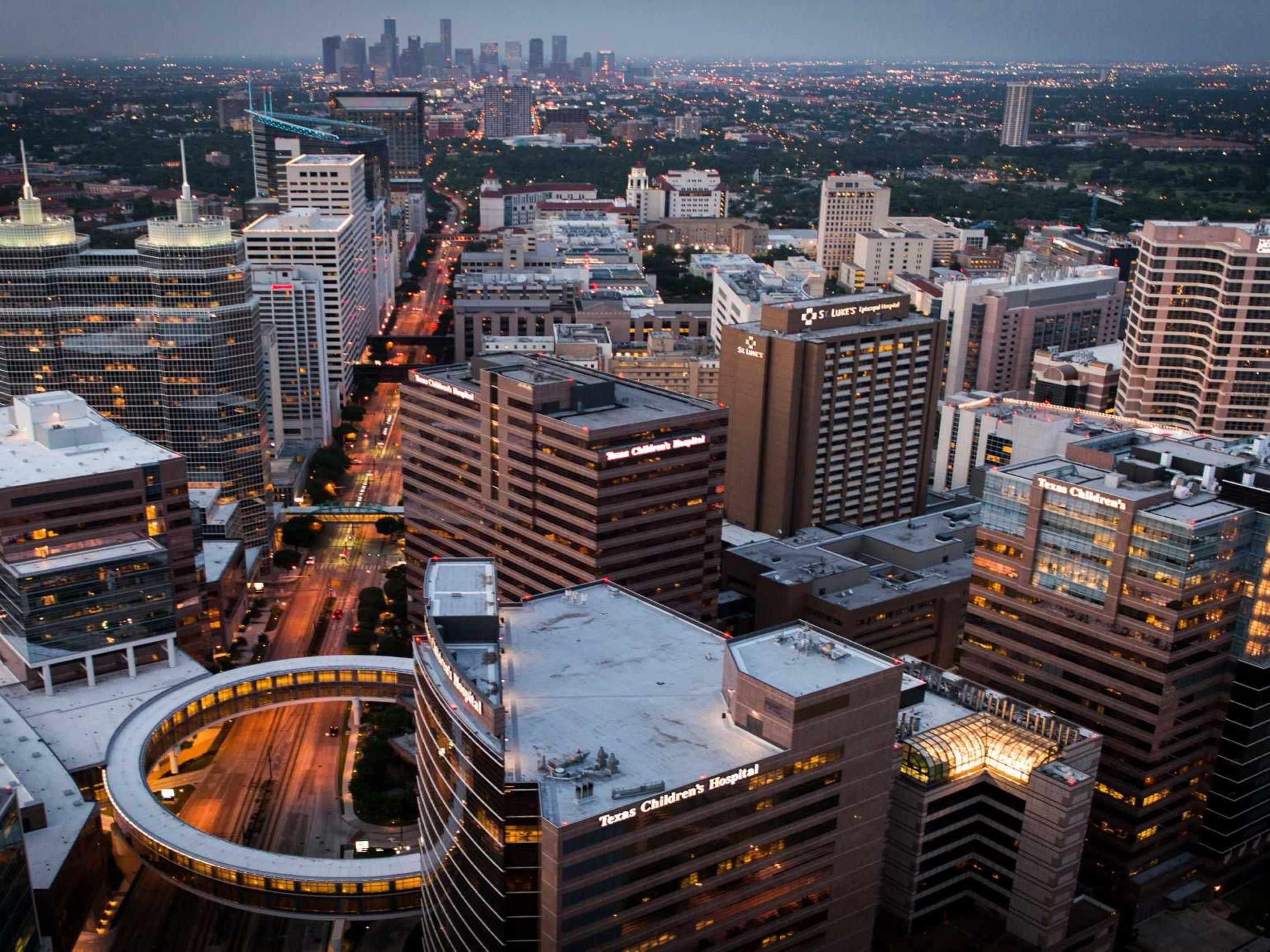 Holiday Inn Express and Staybridge Suites Opens at Houston Galleria