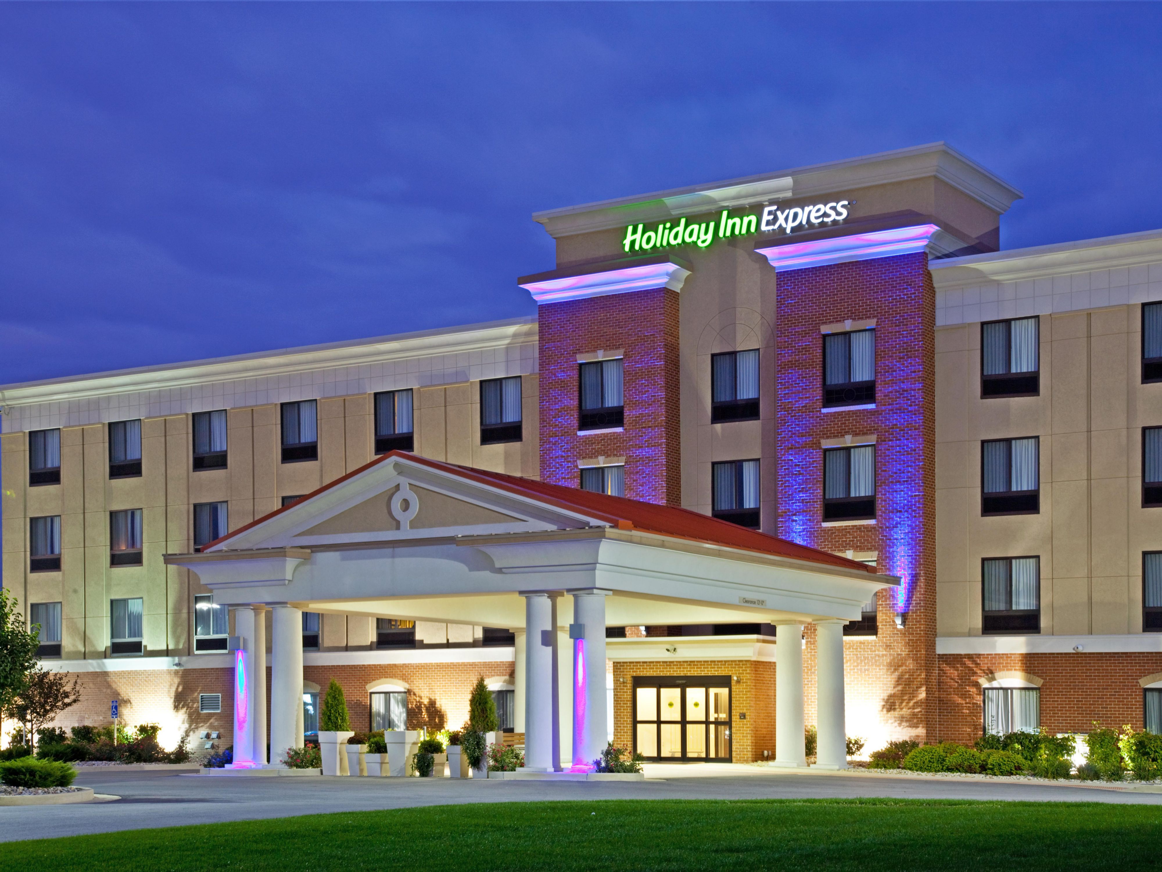 Indianapolis Hotels With Indoor Pool | Holiday Inn Express Indianapolis