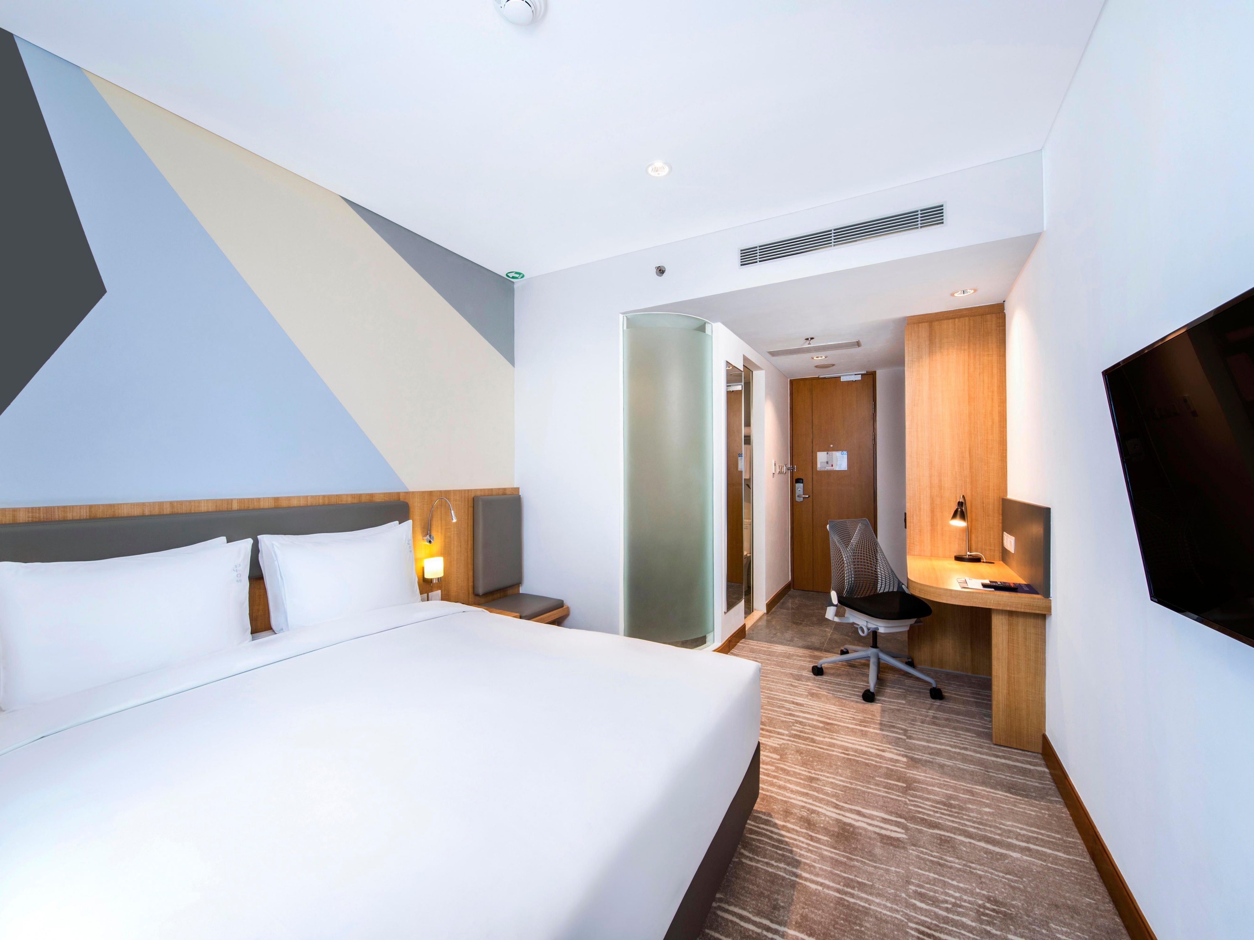 Holiday Inn Express Jakarta 5752133125 4x3