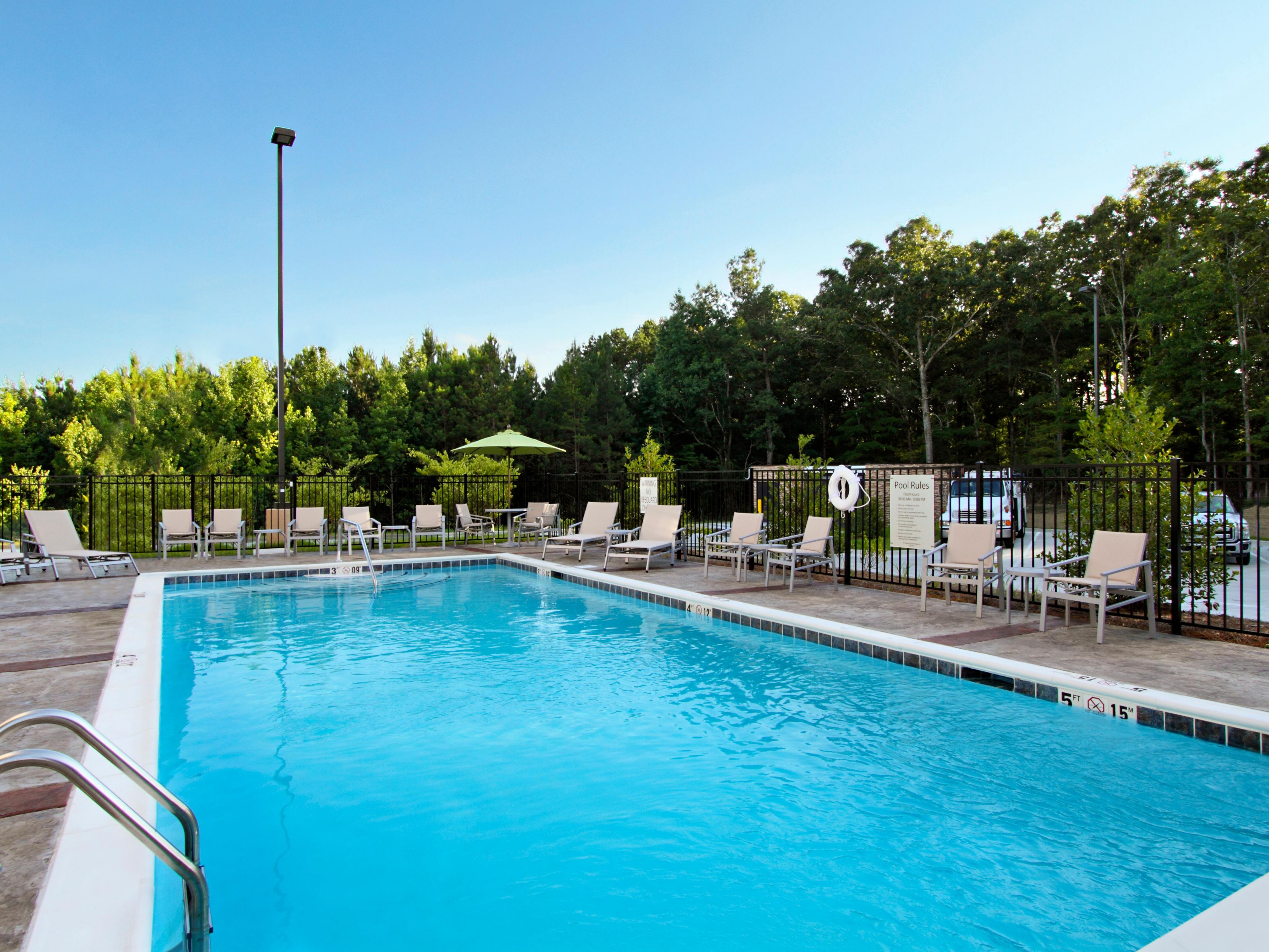 Affordable Hotel in Jasper, Alabama | Holiday Inn Express Jasper