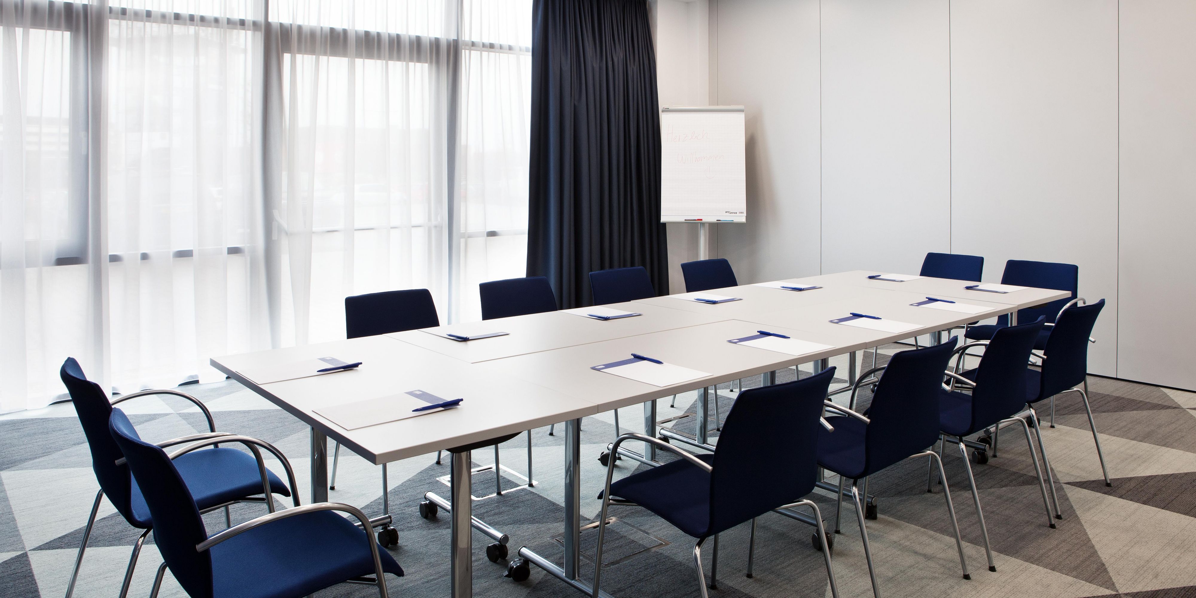Two daylighted meeting rooms with 35 sqm each, equipped with beamer, screen, WLan, flipchart, and moderator case are available. It can be connected to one big room.