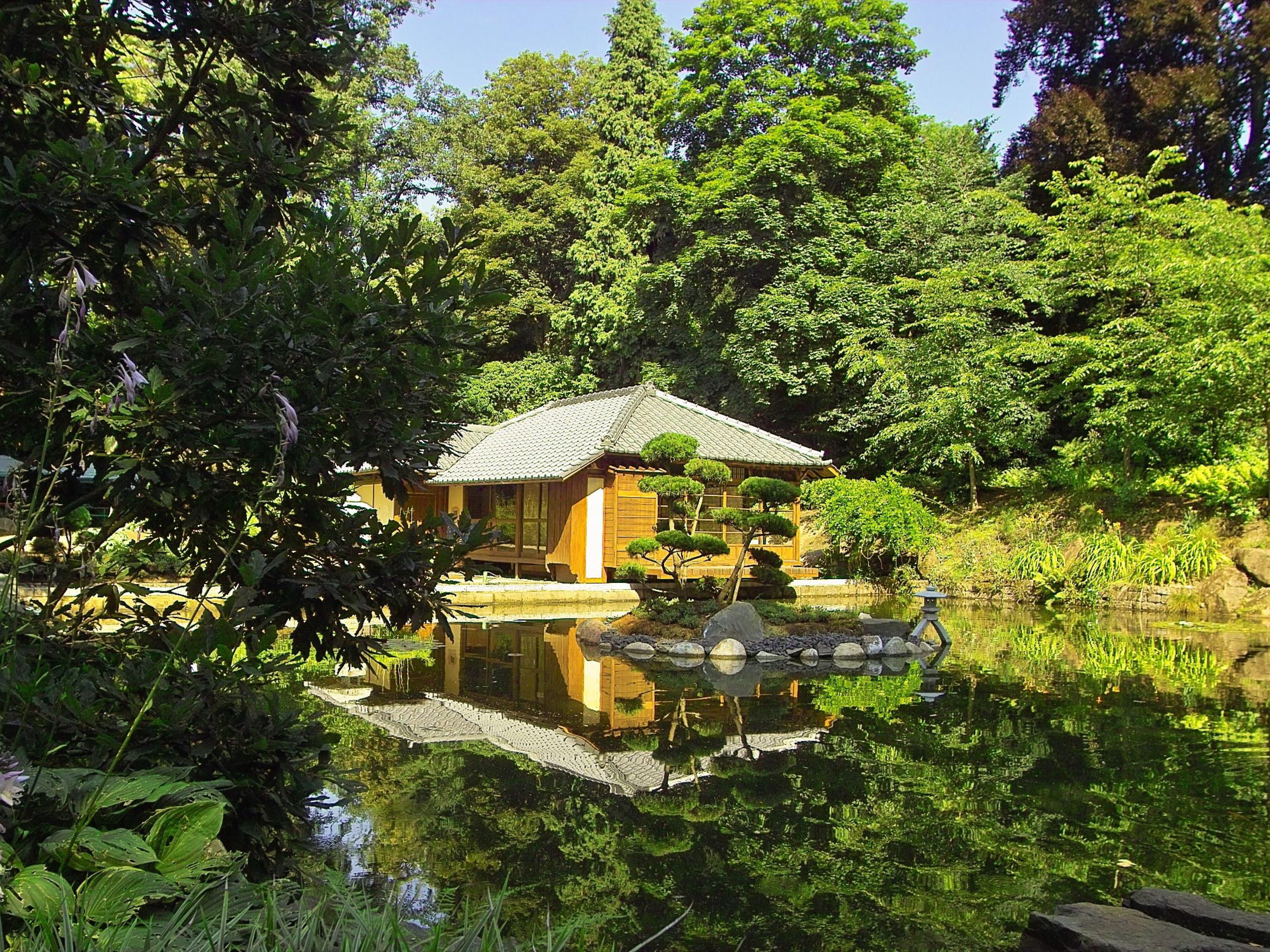 A piece of the far east in the southwest. With about 13.500 m2 the Japanese Garden Kaiserslautern has become the largest Japanese Garden in Europe and the first of this kind in Rhineland-Palatinate.