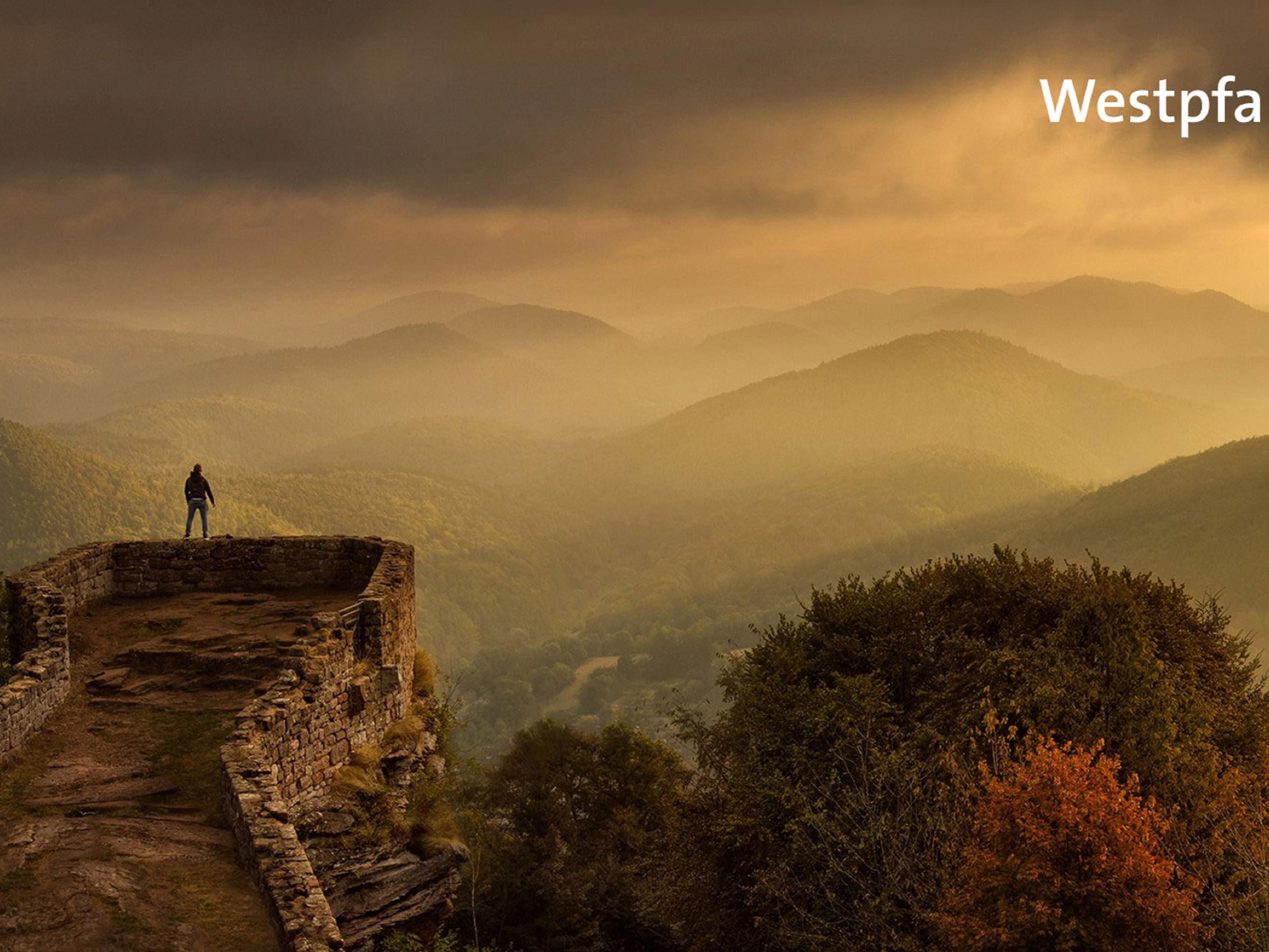 Extensive forests, gentle hills, castles steeped in legend and romantic villages: The West Palatinate is a region for adventurers, sports aficionados and nature lovers. People here know how to enjoy life: Palatinate joie de vivre and hospitality meet French savoir-vivre.