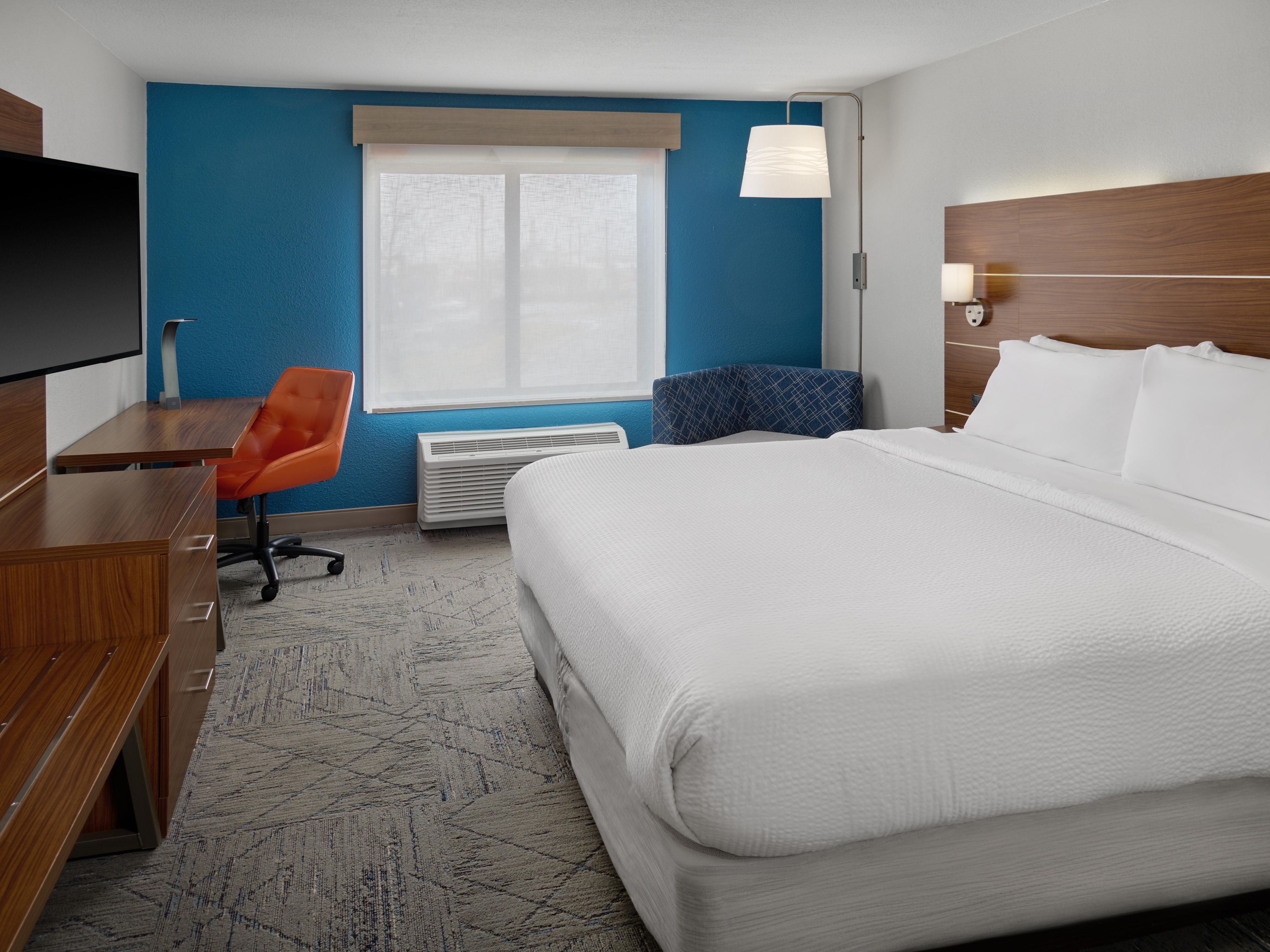 Enjoy our standard King room in Kansas City.