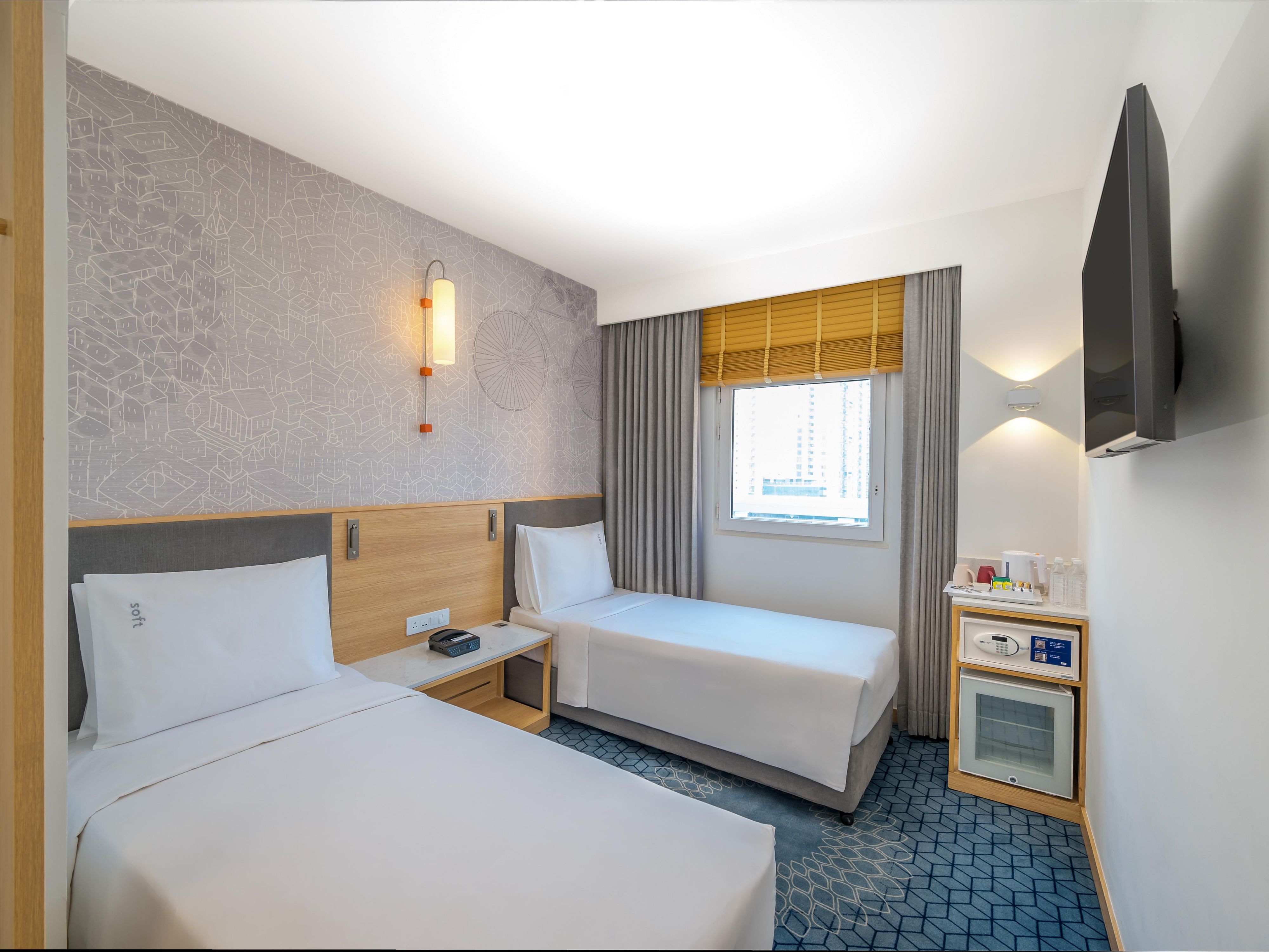 Queen Bed Room