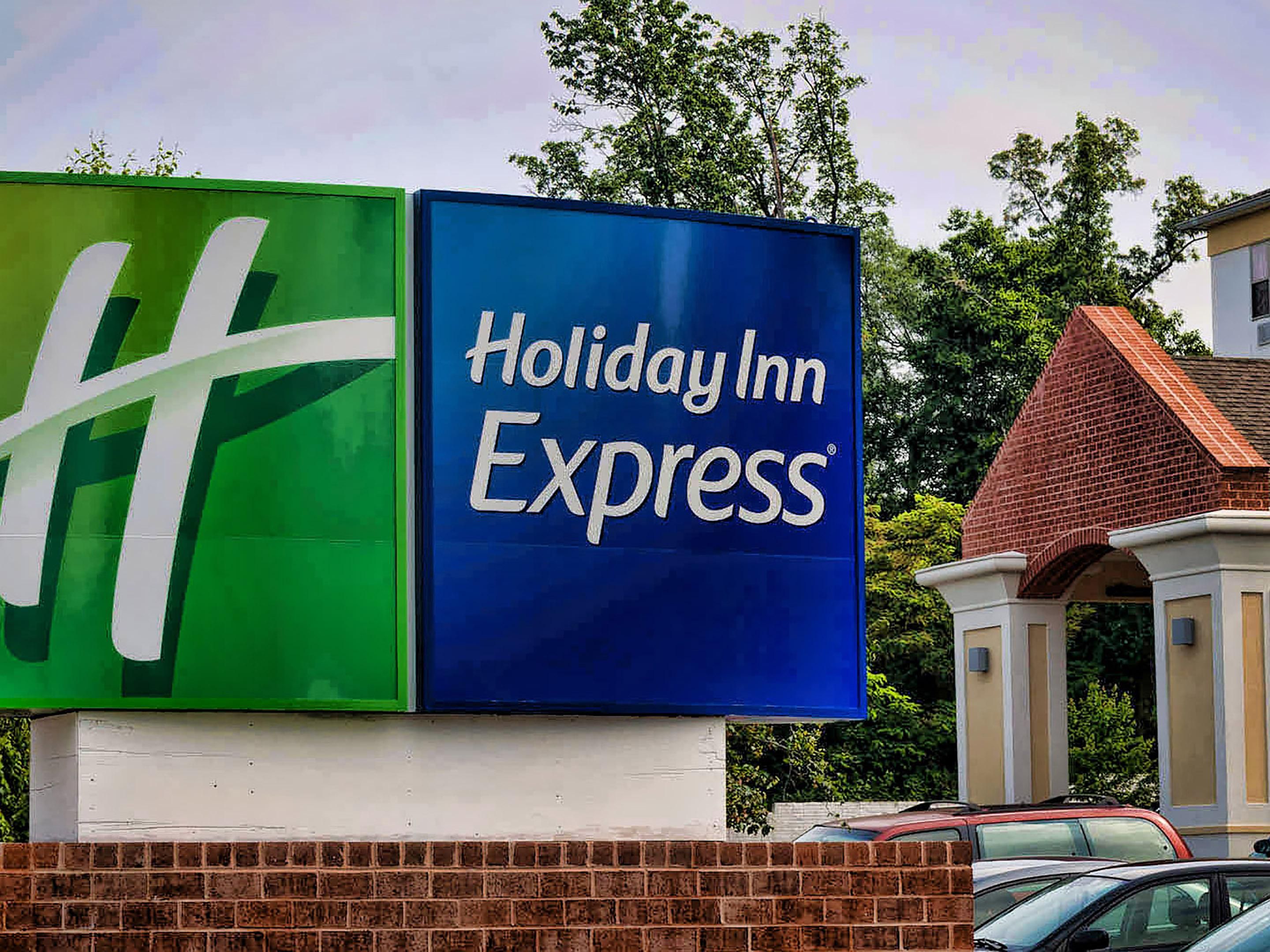 La Plata Hotels near Waldorf, MD  Holiday Inn Express La Plata