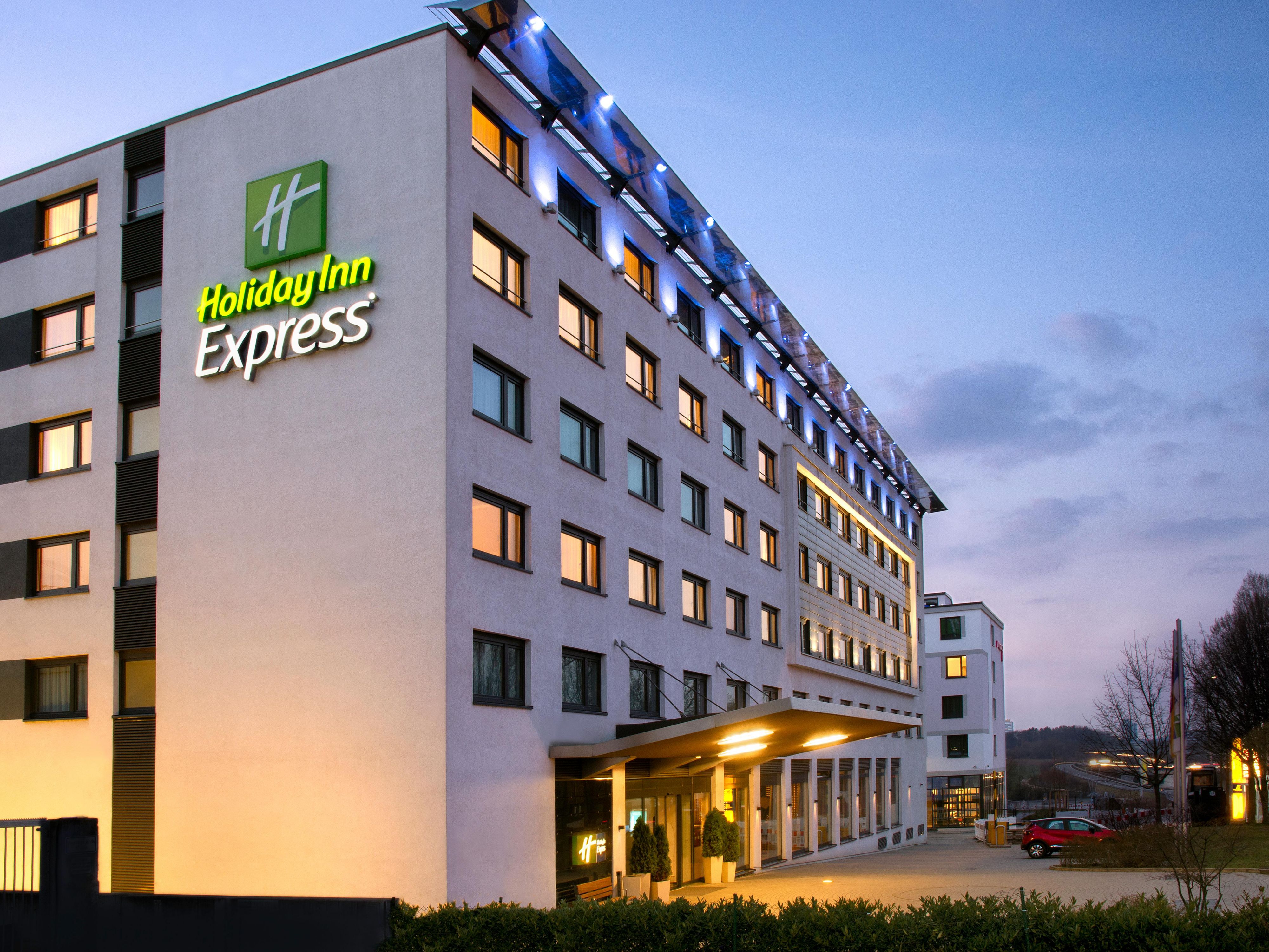 Hotels near Stuttgart Airport (STR) | Holiday Inn Express ...