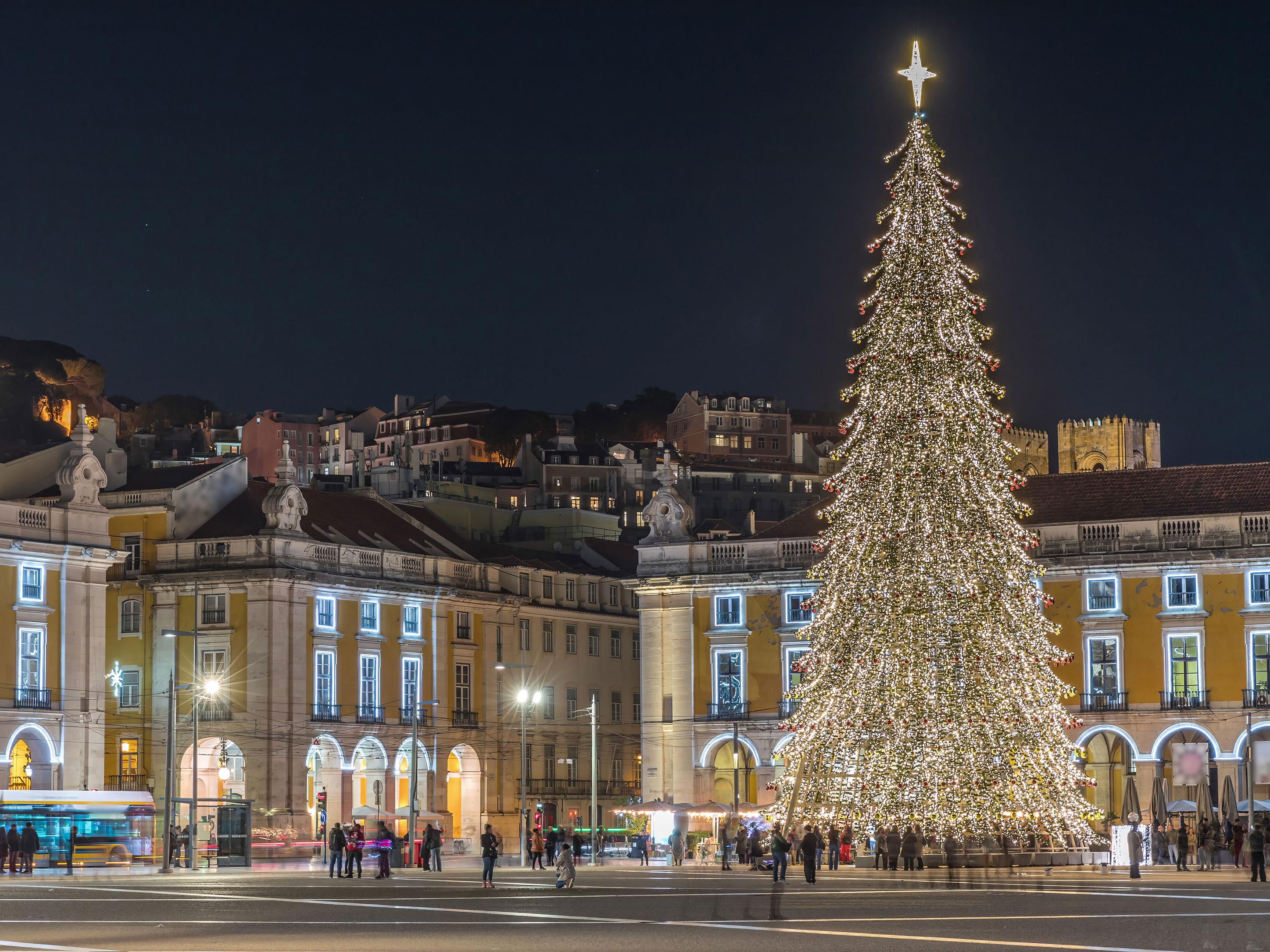In the vibrant heart of Lisbon, immerse yourself in the charm of the city’s Christmas season. Sparkling lights brighten the avenues, concerts fill the streets with music, and festive markets create a warm holiday atmosphere. As New Year’s Eve approaches, Lisbon comes alive with music and fireworks for an unforgettable celebration.