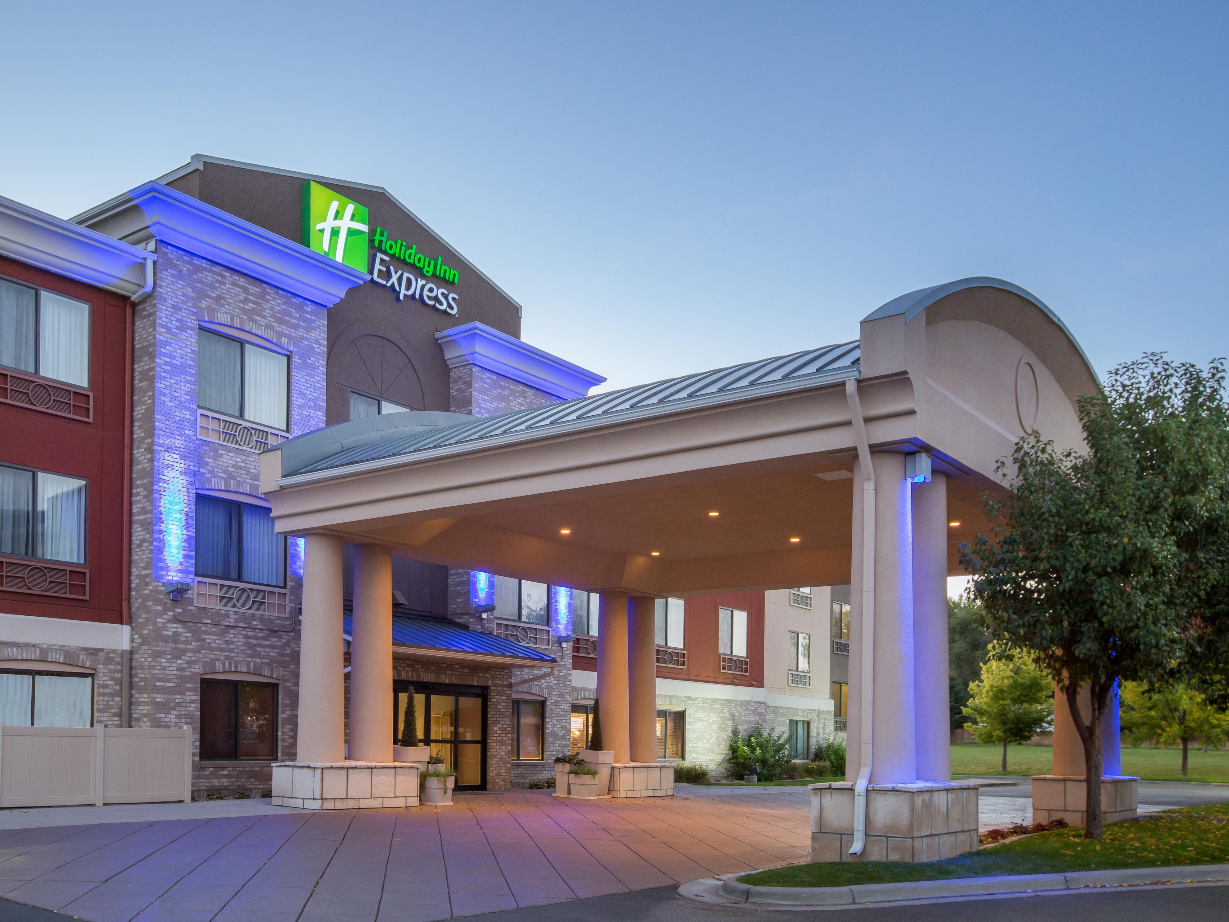 Hotels in Billings, MT with Pools | Holiday Inn Express Billings East