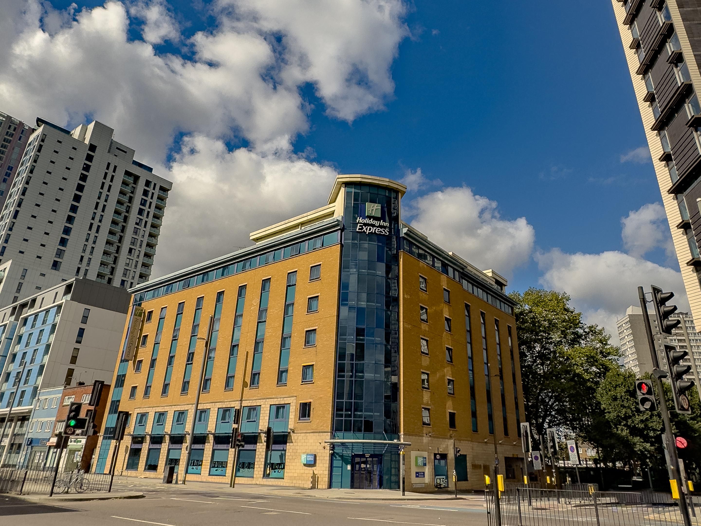 الجهة الخارجية للفندق