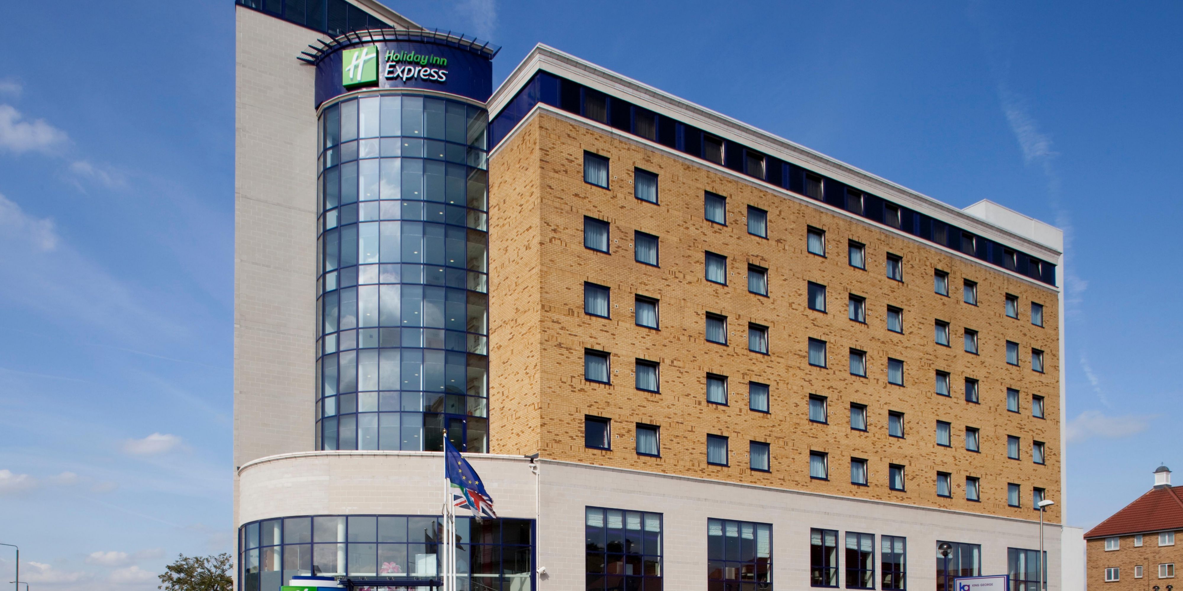 Ilford Hotels near Newbury Park Station | Holiday Inn Express London -  Newbury Park