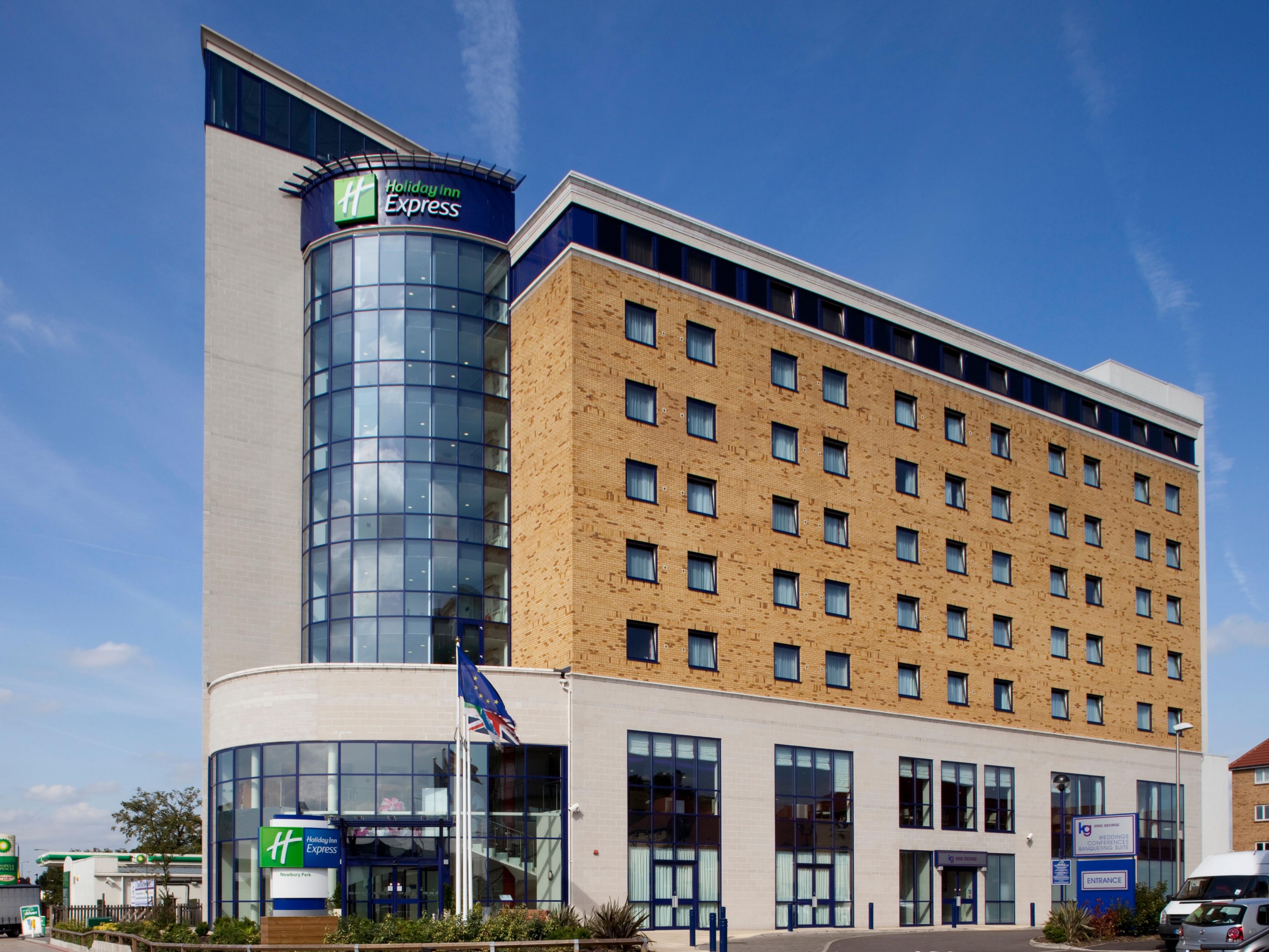 Ilford Hotels near Newbury Park Station Holiday Inn Express