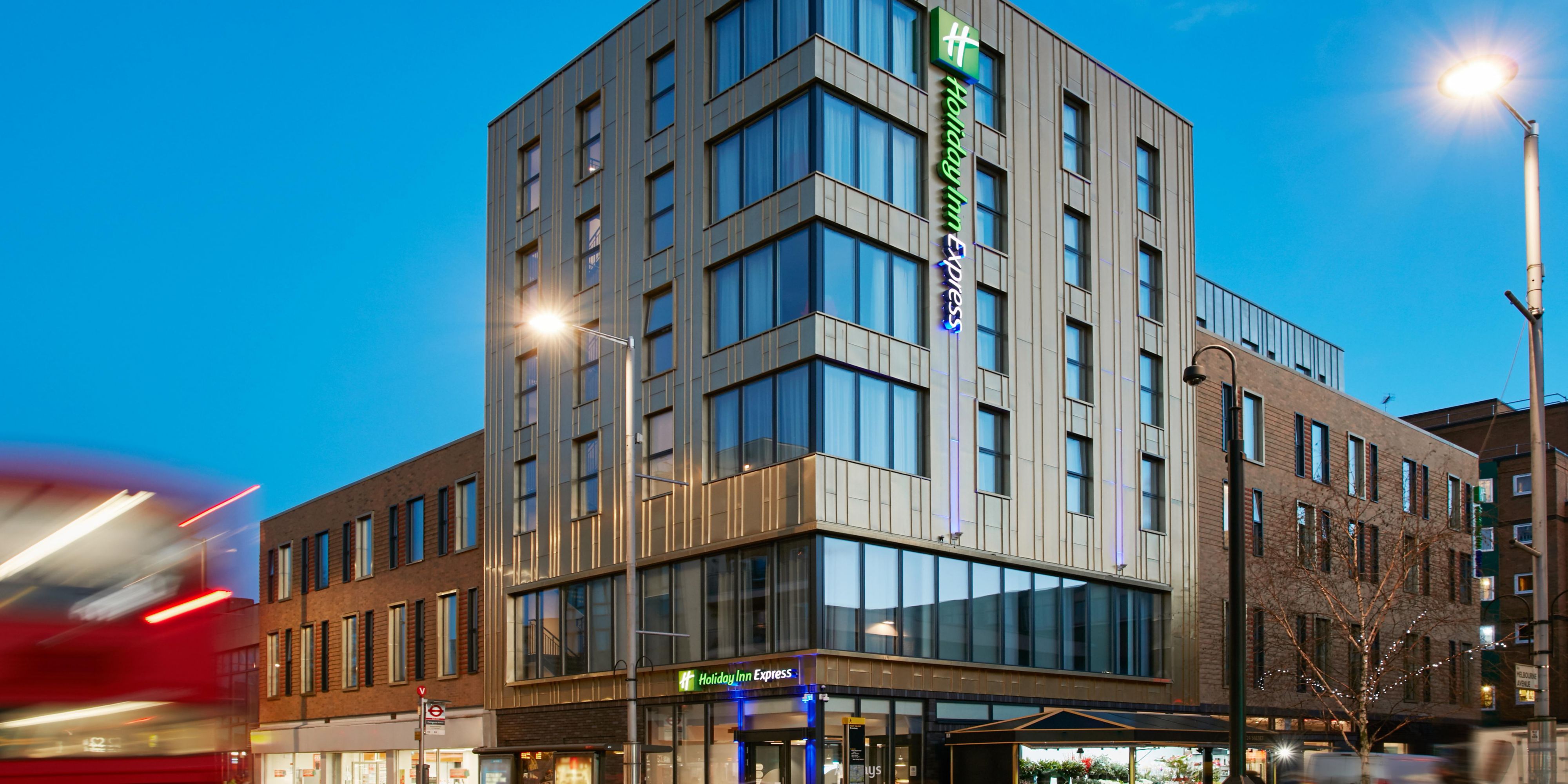 Top 79+ imagen holiday inn express ealing