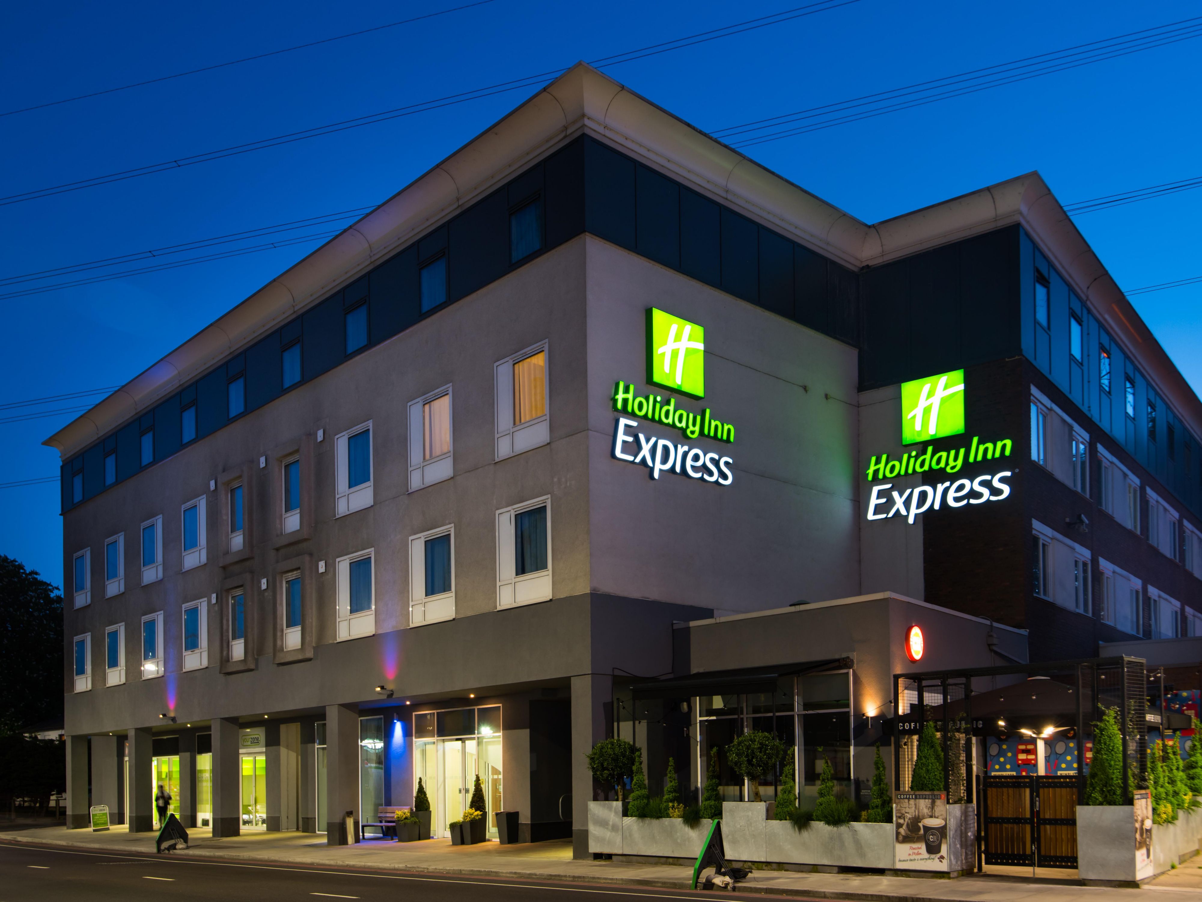 Holiday Inn Express London 4553042096 4x3