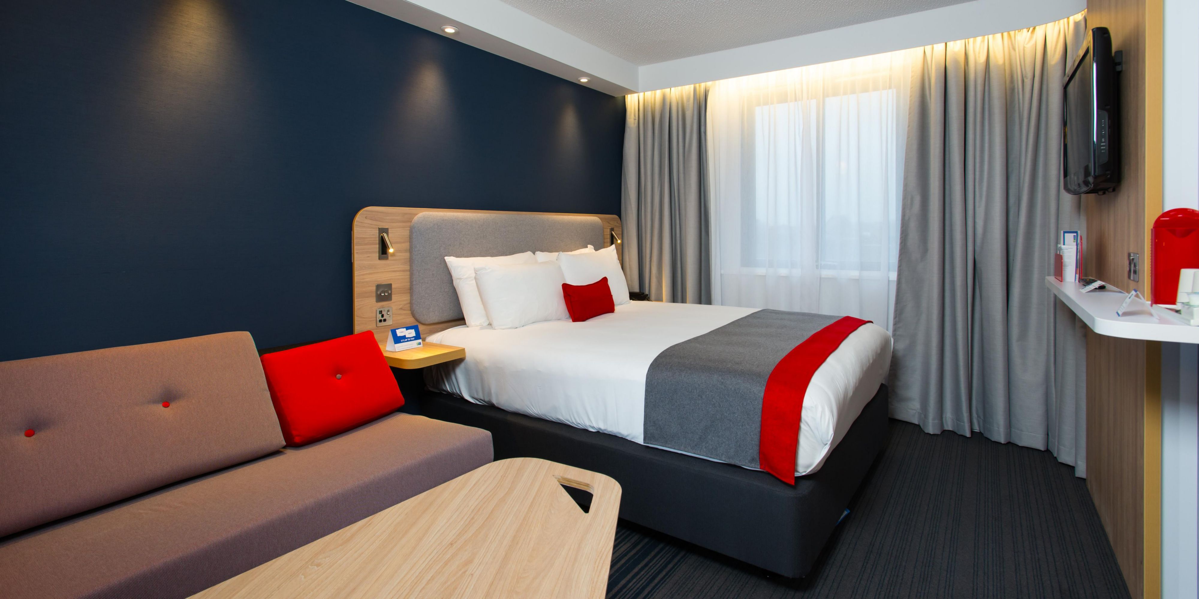 Holiday Inn Express Hotel London Luton Airport
