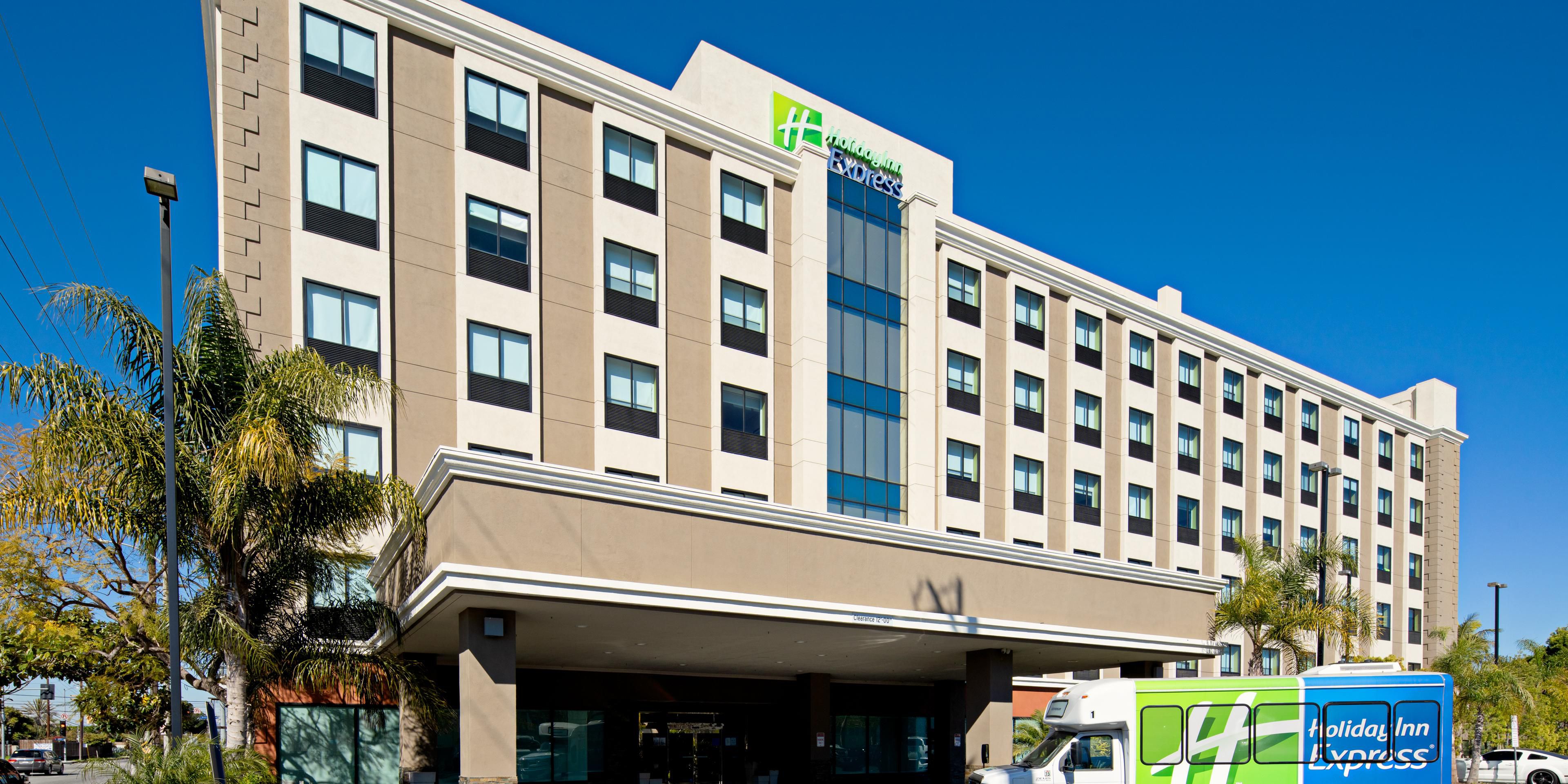 Holiday Inn Express Los Angeles LAX Airport Hotel IHG   Holiday Inn Express Los Angeles 6868545395 2x1