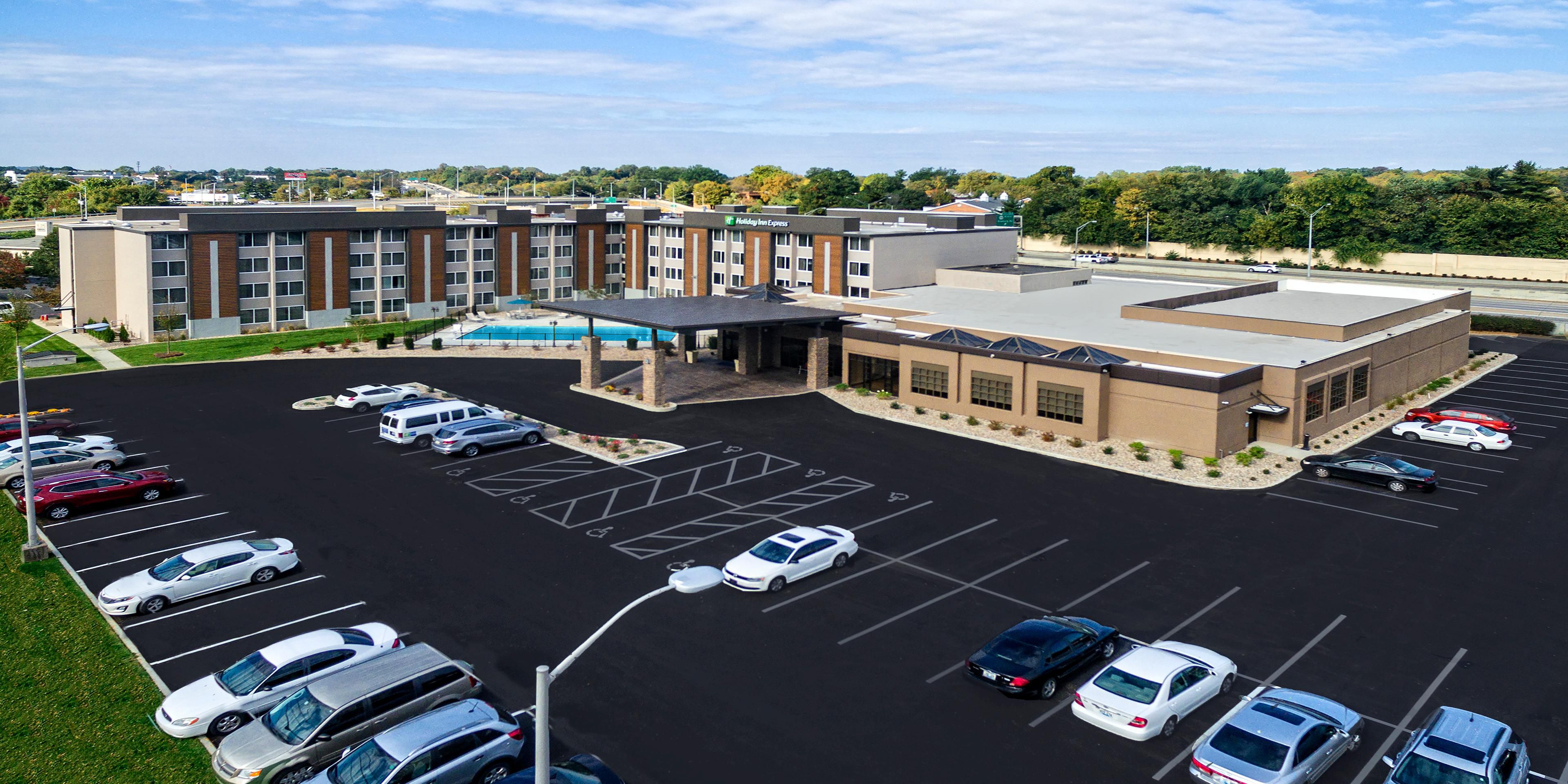 Holiday Inn Express Louisville Airport Expo Center Map & Driving