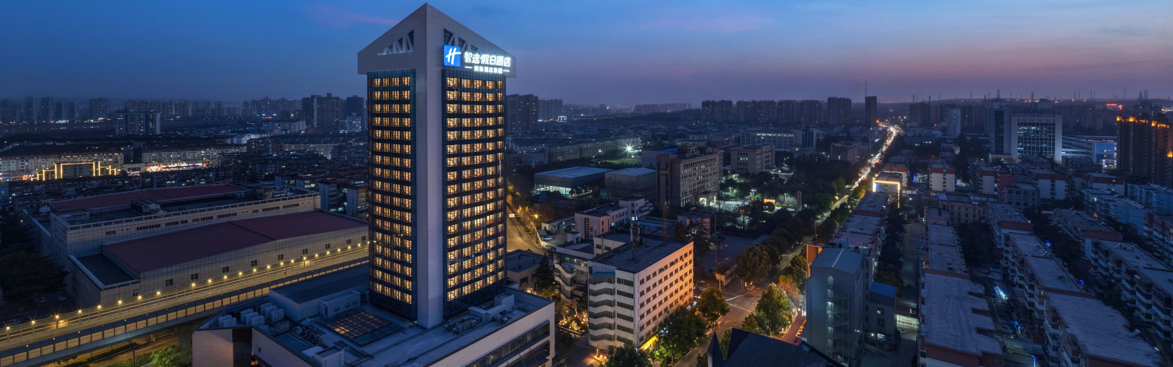 الجهة الخارجية للفندق