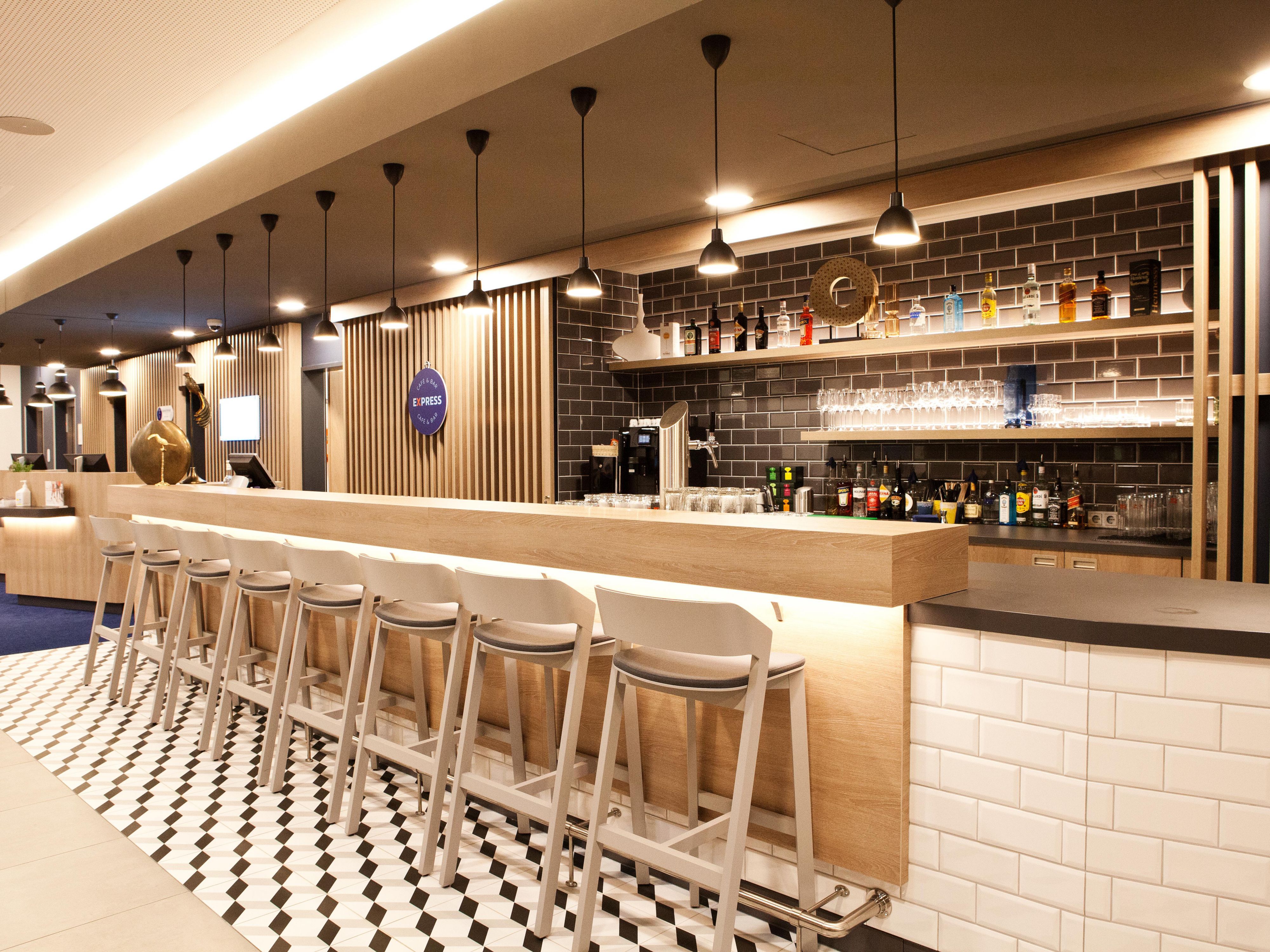 Come and drink something or eat a little snack at our bar. Visit us 24 hours a day for a snack or a drink.