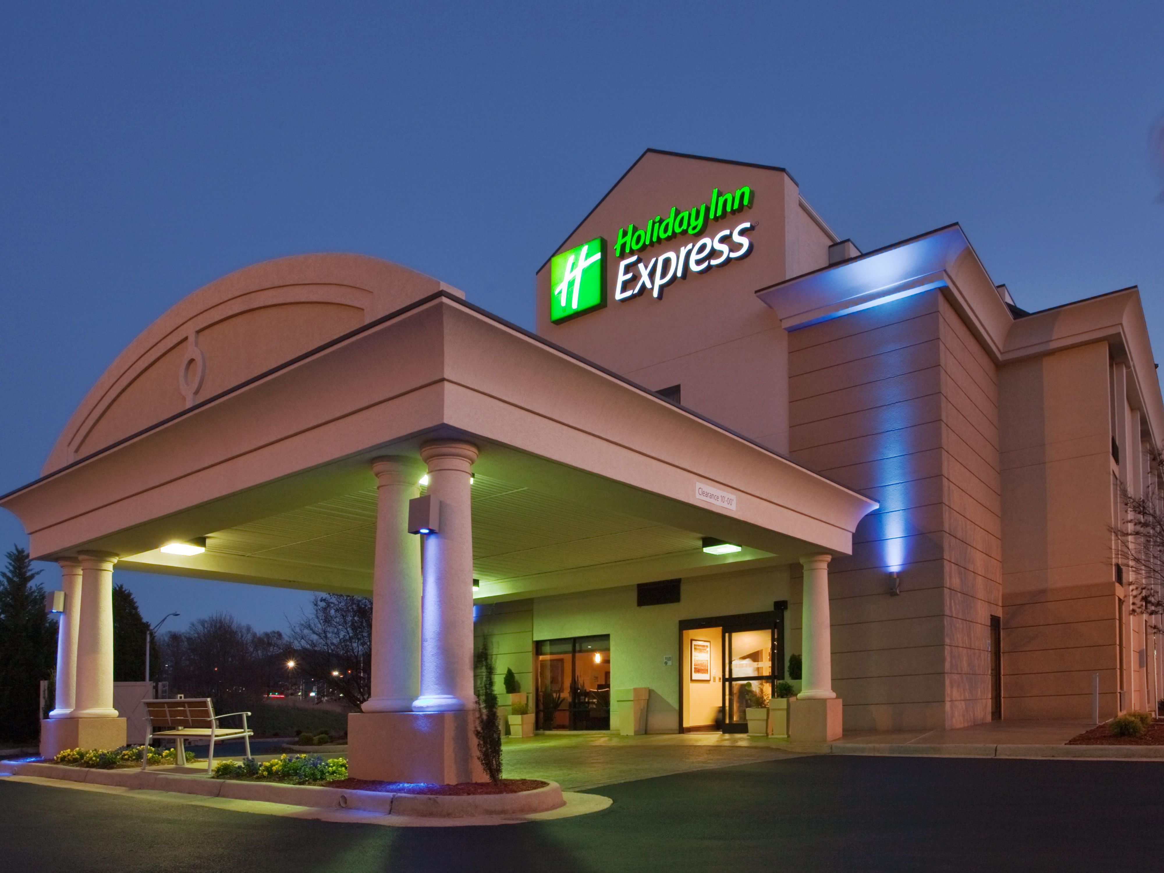 Pet-Friendly Lynchburg Hotel | Holiday Inn Express Lynchburg