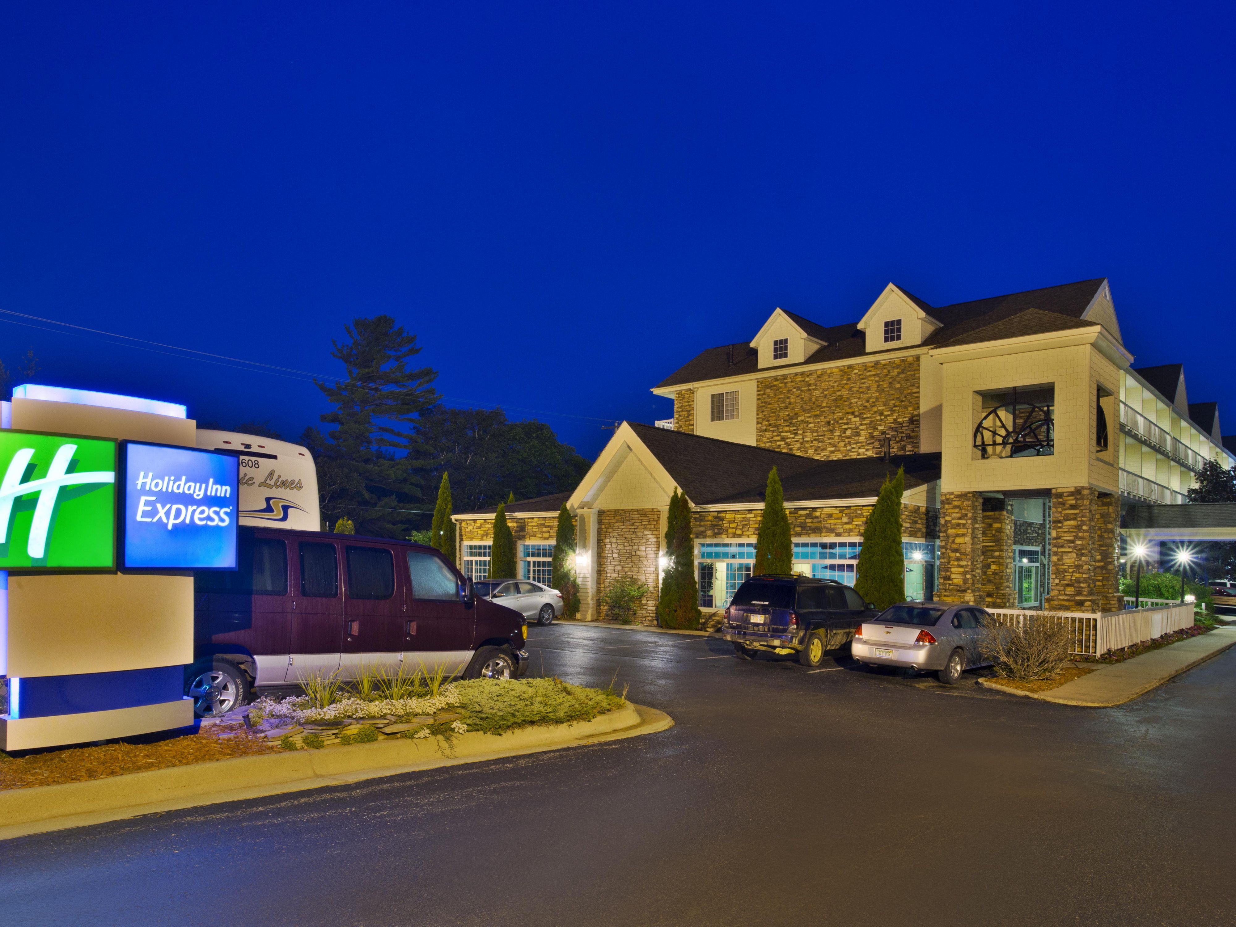 Holiday Inn Express Mackinaw City - Mackinaw City, United States