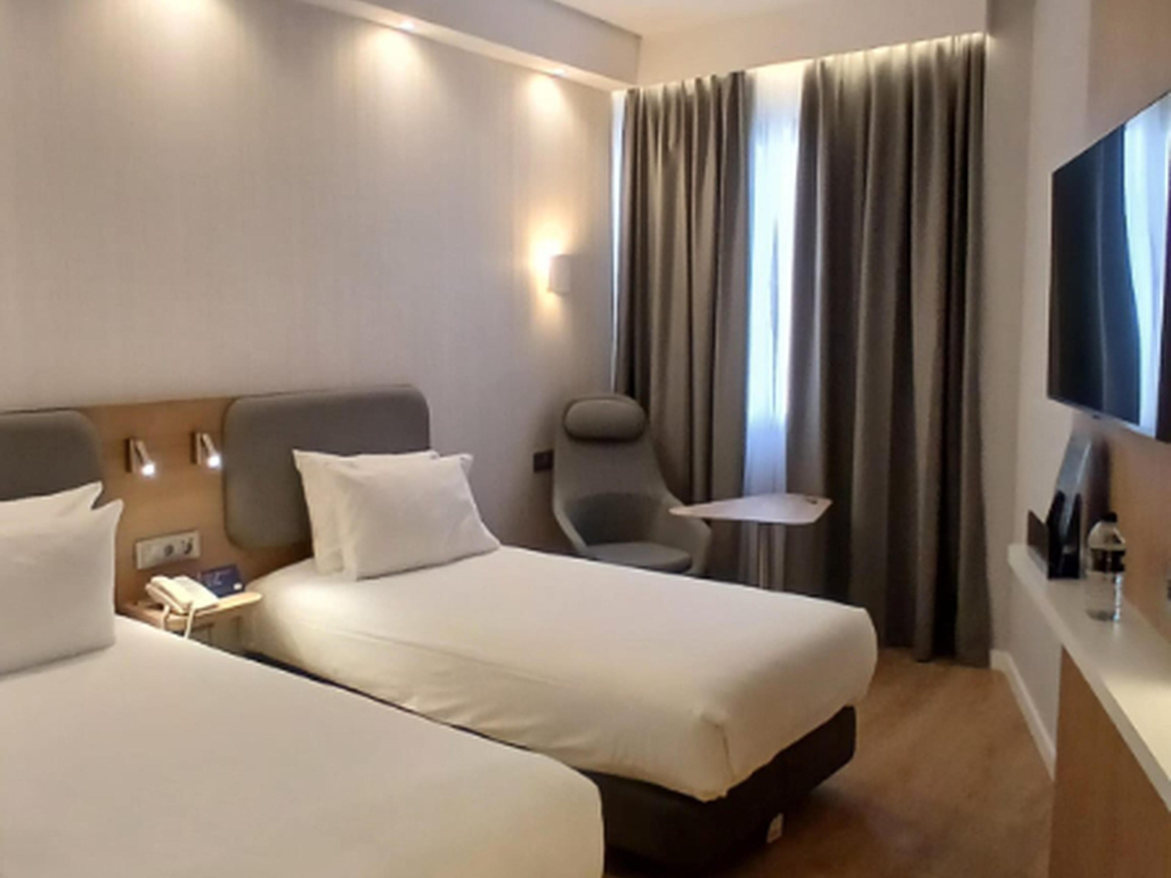 Our hotel is currently undergoing a renovation to bring you an upgraded Holiday Inn Express experience. Some of our newly renovated rooms are already open, featuring a modern design, improved comfort and smart touches to make your stay even easier. We can’t wait for you to enjoy the results!