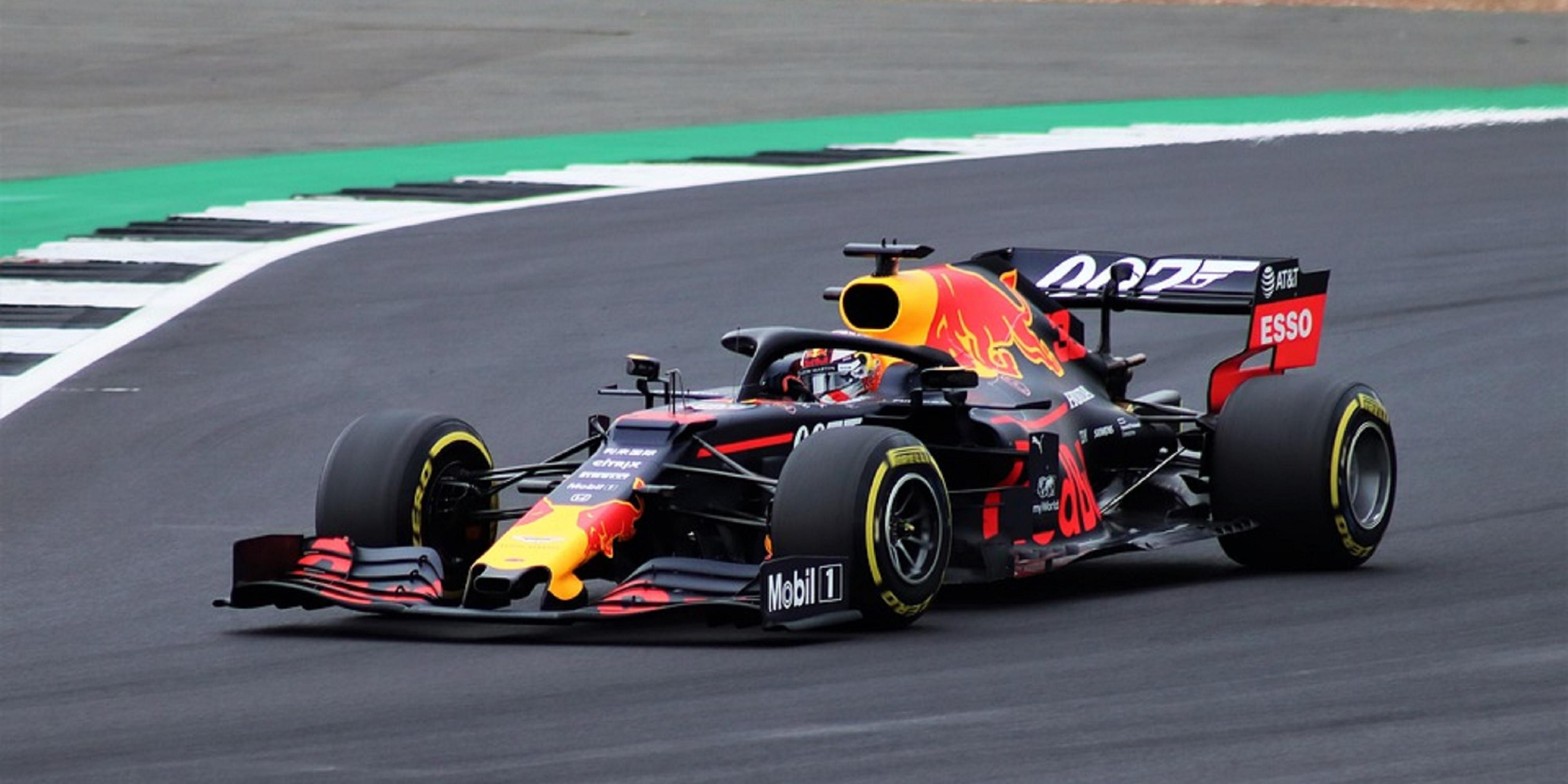 Just 15 min away from this famous circuit, home to international racing competitions such as: Renault Clio Cup, European Truck Racing Championship, and eTouring Car World Cup among other events.