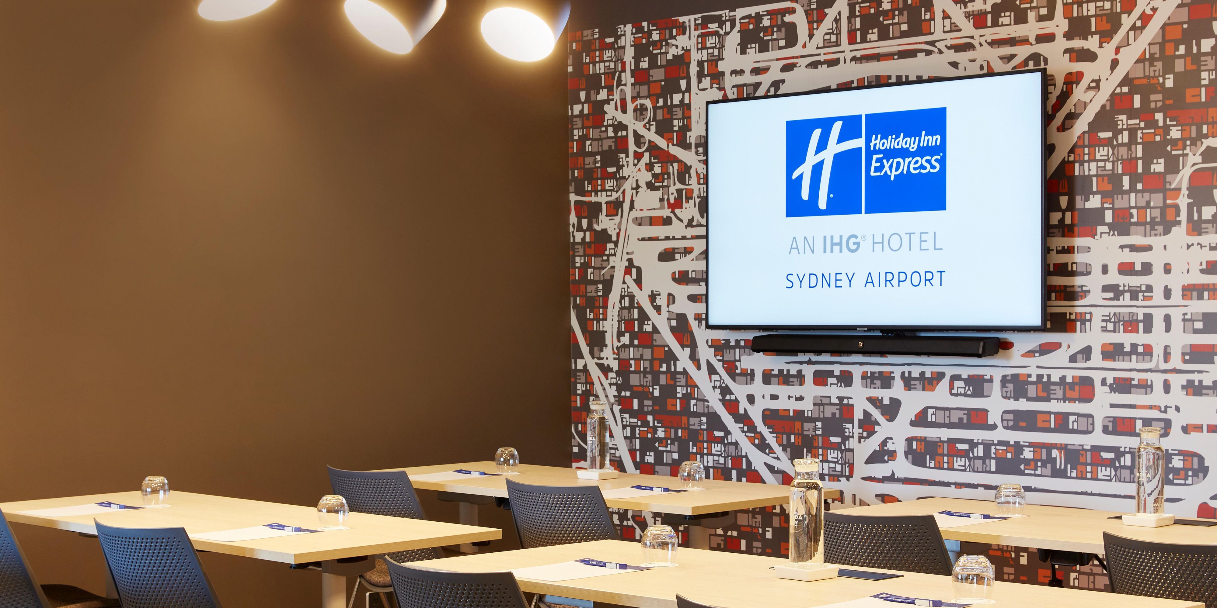 Meeting every expectation with simple, smart meetings in a brand new boardroom seating up to 18 delegates or relaxed cocktail functions in our Great Room. Our conference packages offer more where it matters most like free Wi-Fi for all delegates!