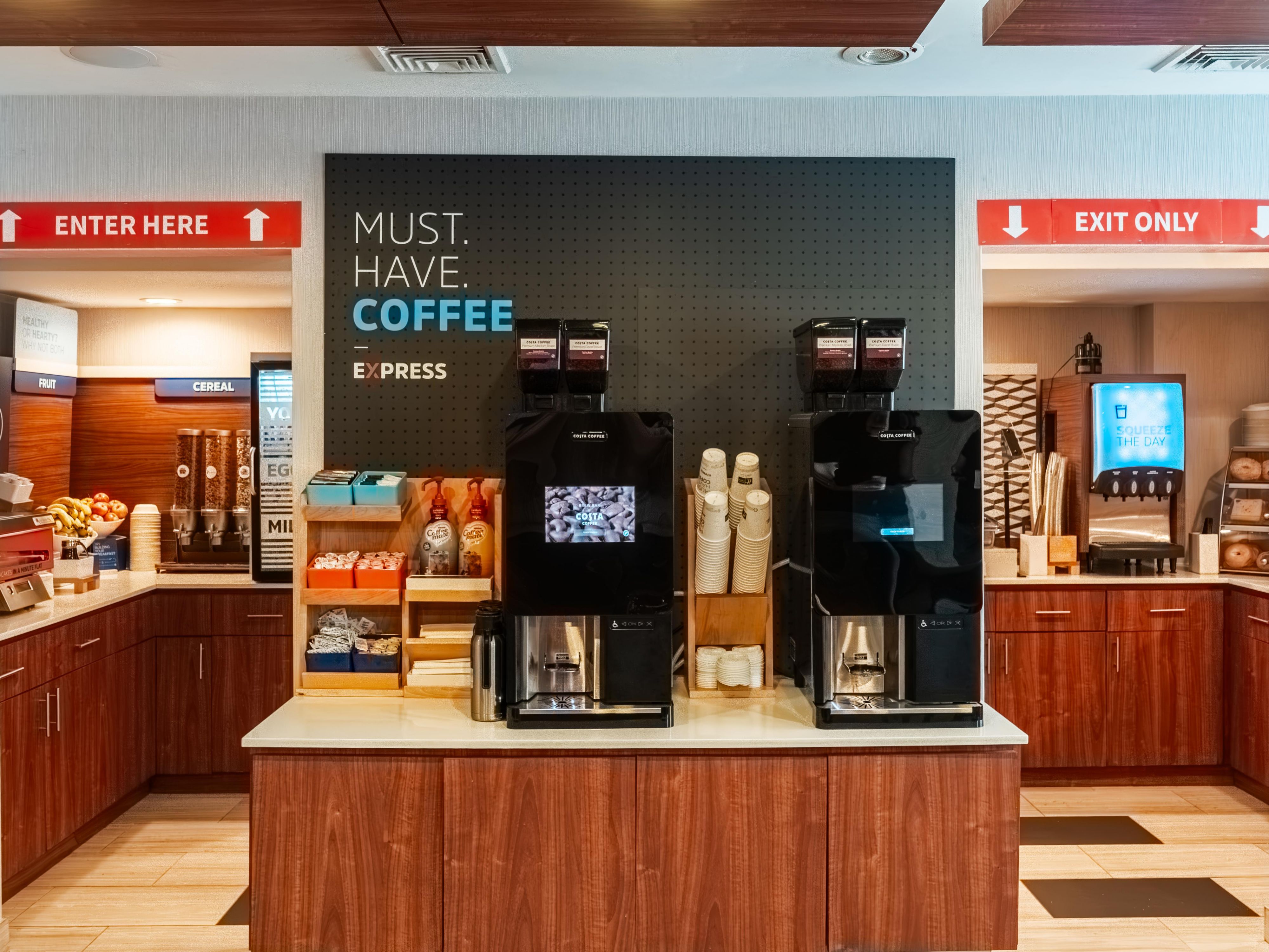 ロビーに24/7設置された新しいコーヒーマシンで、淹れたてのコーヒーを24時間いつでもお楽しみいただけます。コーヒーを飲みながら、ワンランク上のごご滞在をお楽しみください。