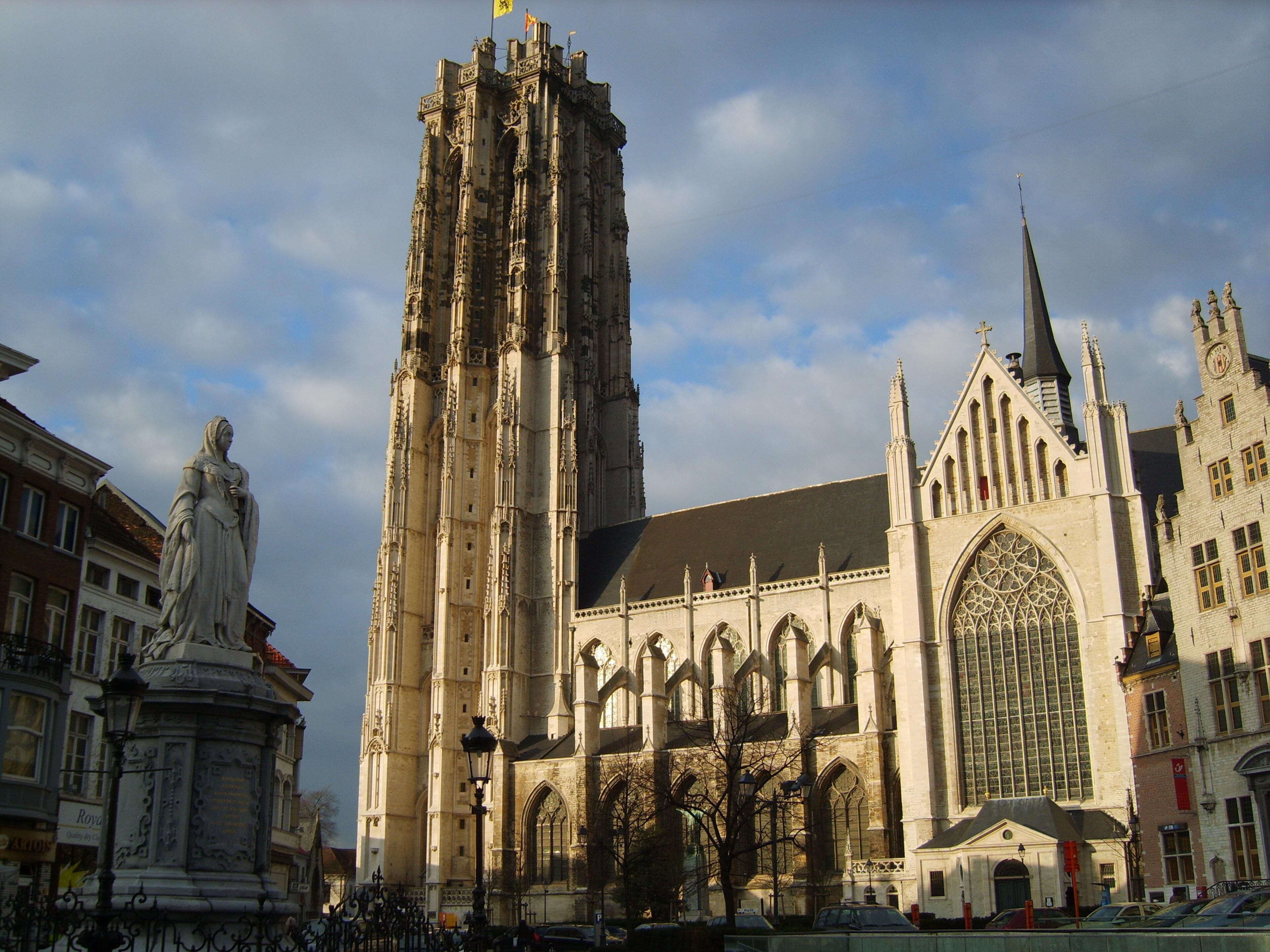 Enjoy the skyline from this 97m high tower and experience this unique climb up. You discover the history of the St. Rumbold's Tower through facts and fun activities, for both young and old. Tickets are available at the hotel reception.