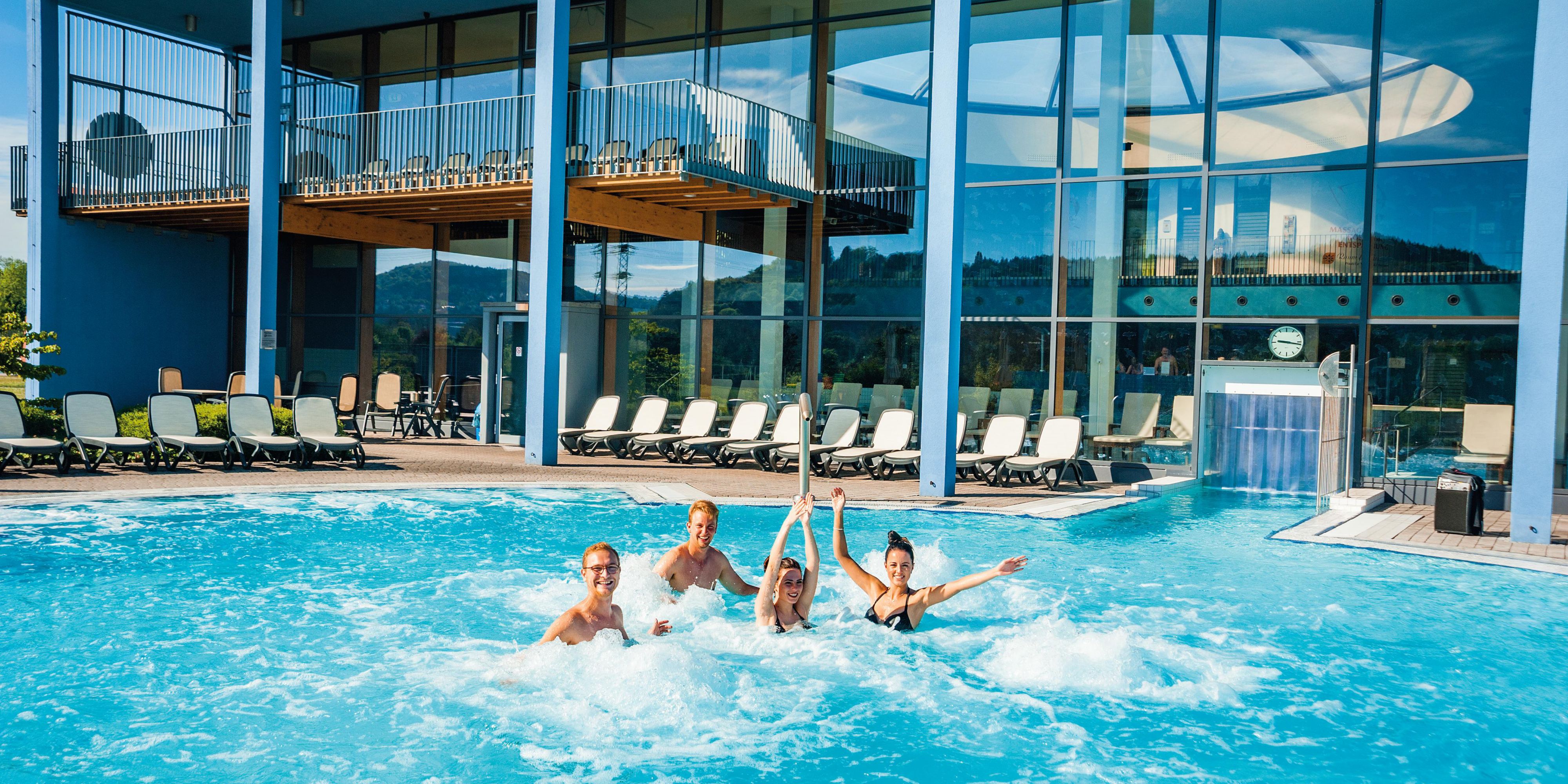 Das Bad Merzig - Immerse yourself in a world of wellbeing close to you with a 5 star premium sauna area, relaxed massage and cosmetic applications, water worlds of wellbeing and the unique Bietzen healing water.